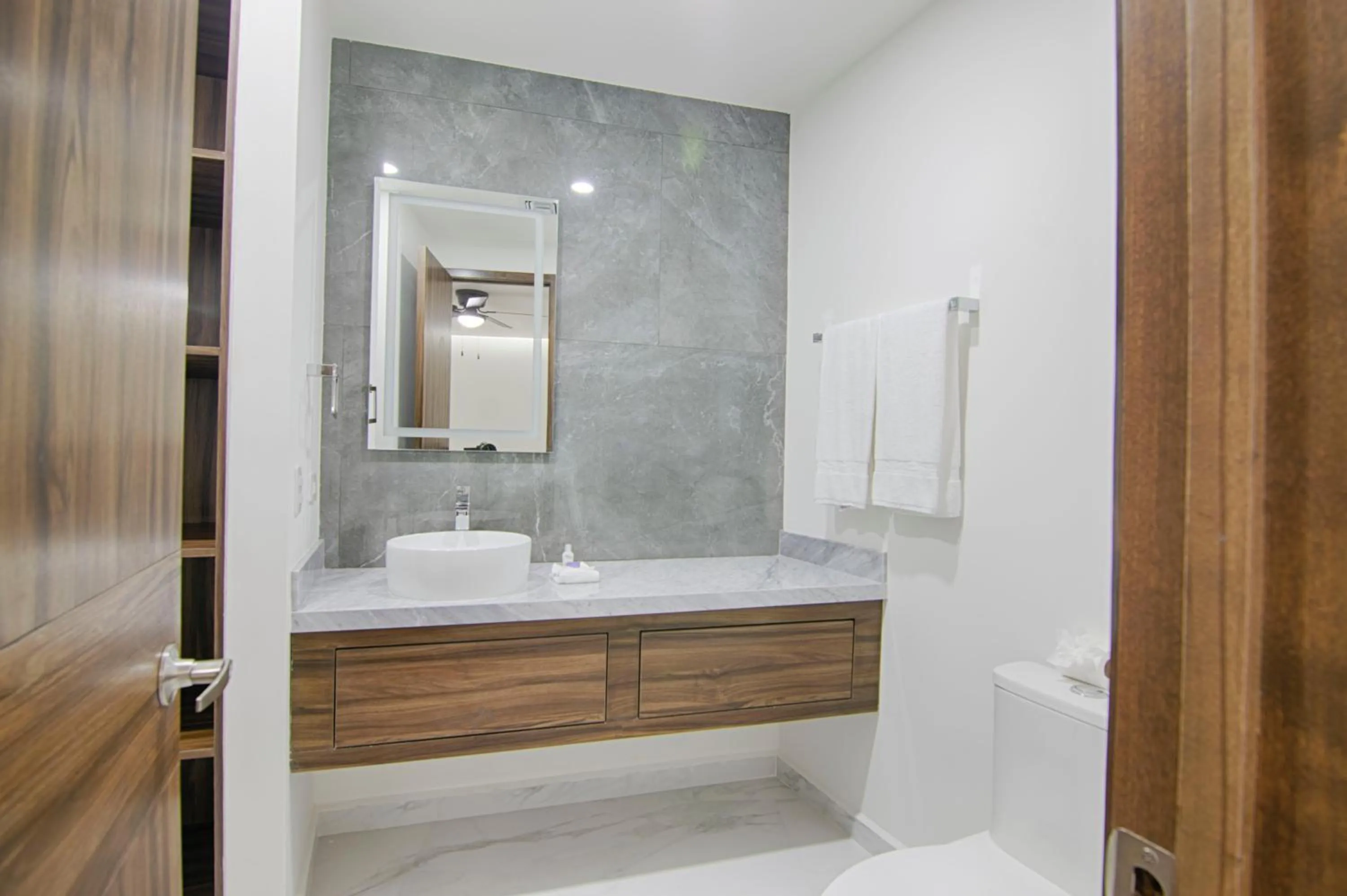 Casa Blanca Golf Villas