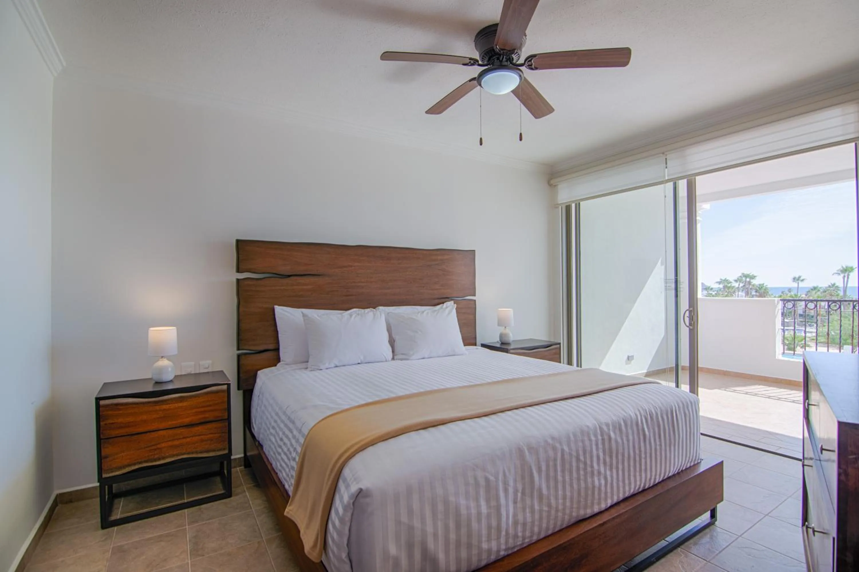 Bed in Casa Blanca Golf Villas