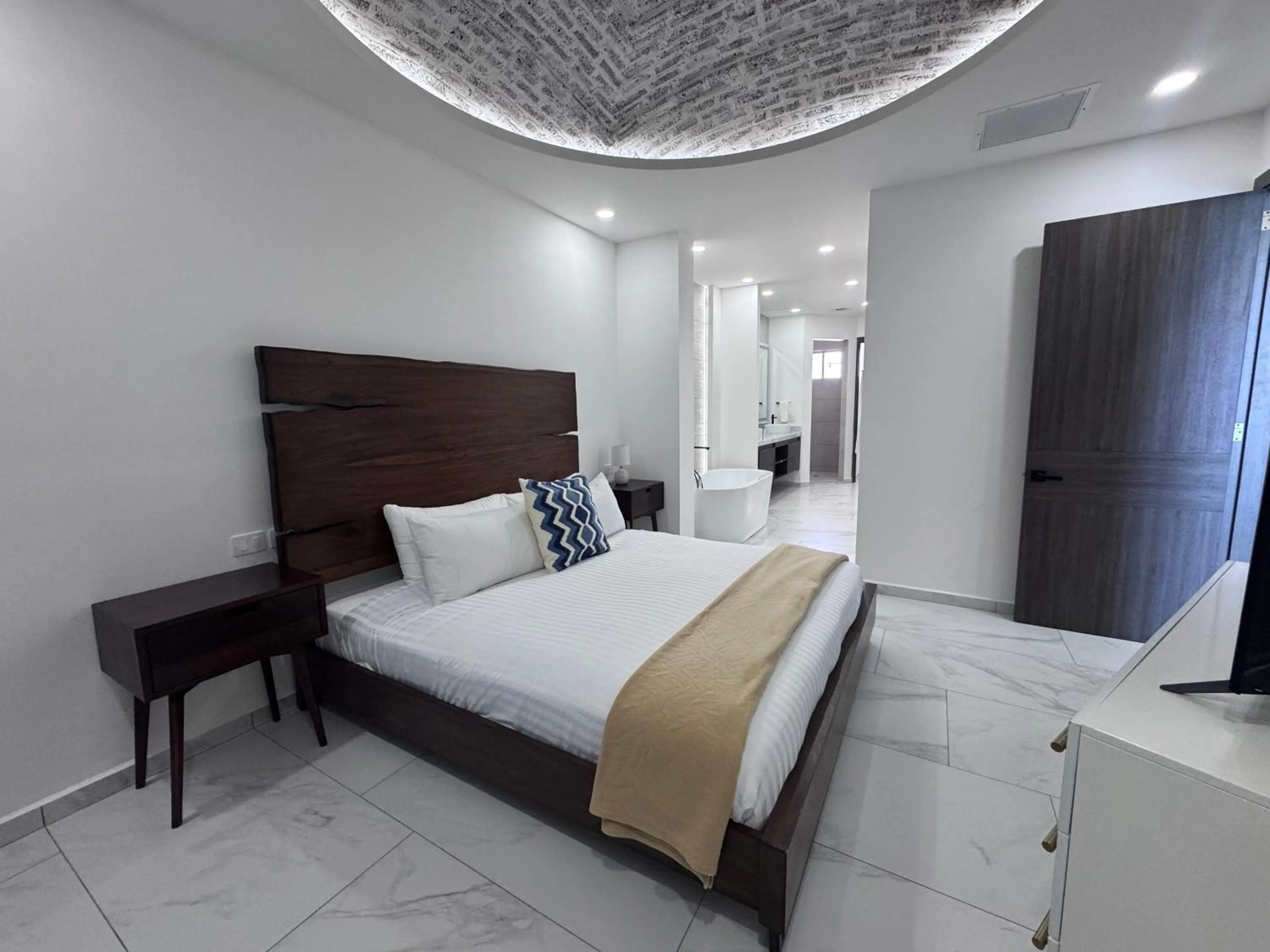 Bed in Casa Blanca Golf Villas