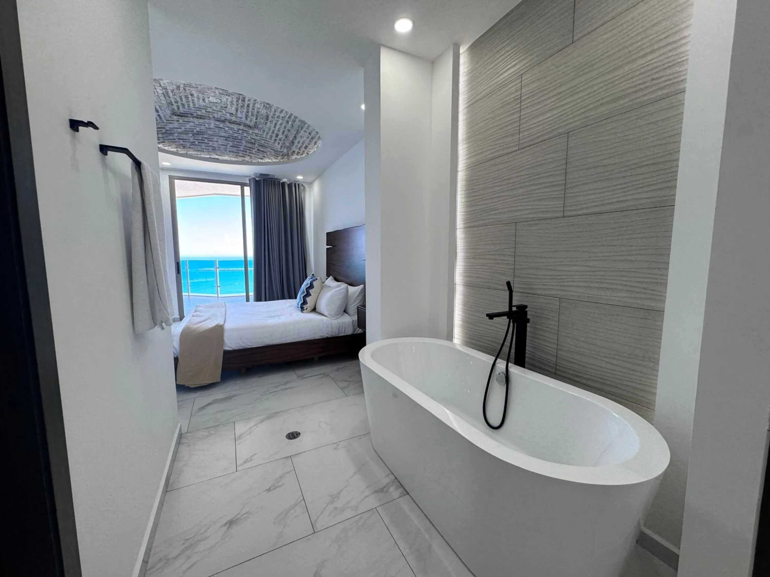 Bed in Casa Blanca Golf Villas