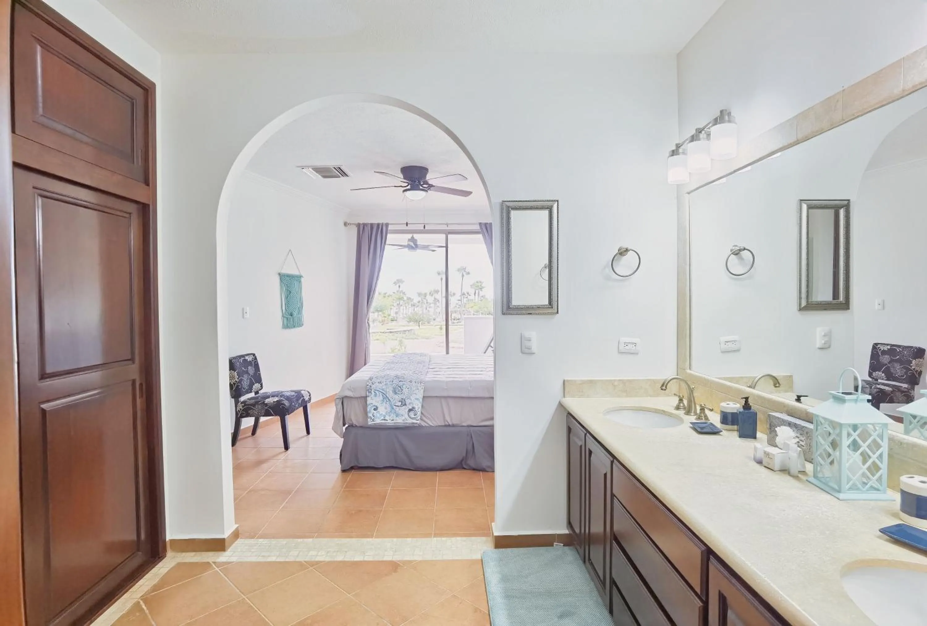 Bed in Casa Blanca Golf Villas