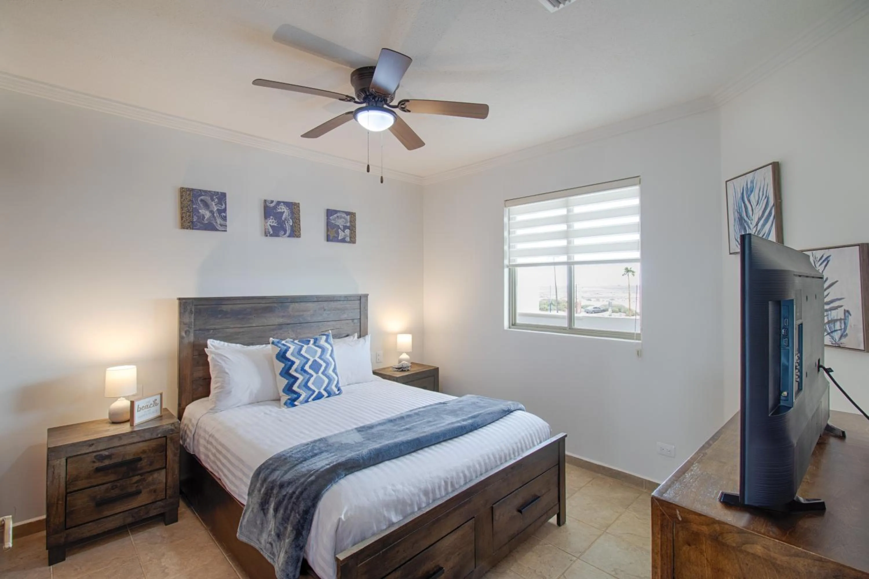 Bed in Casa Blanca Golf Villas