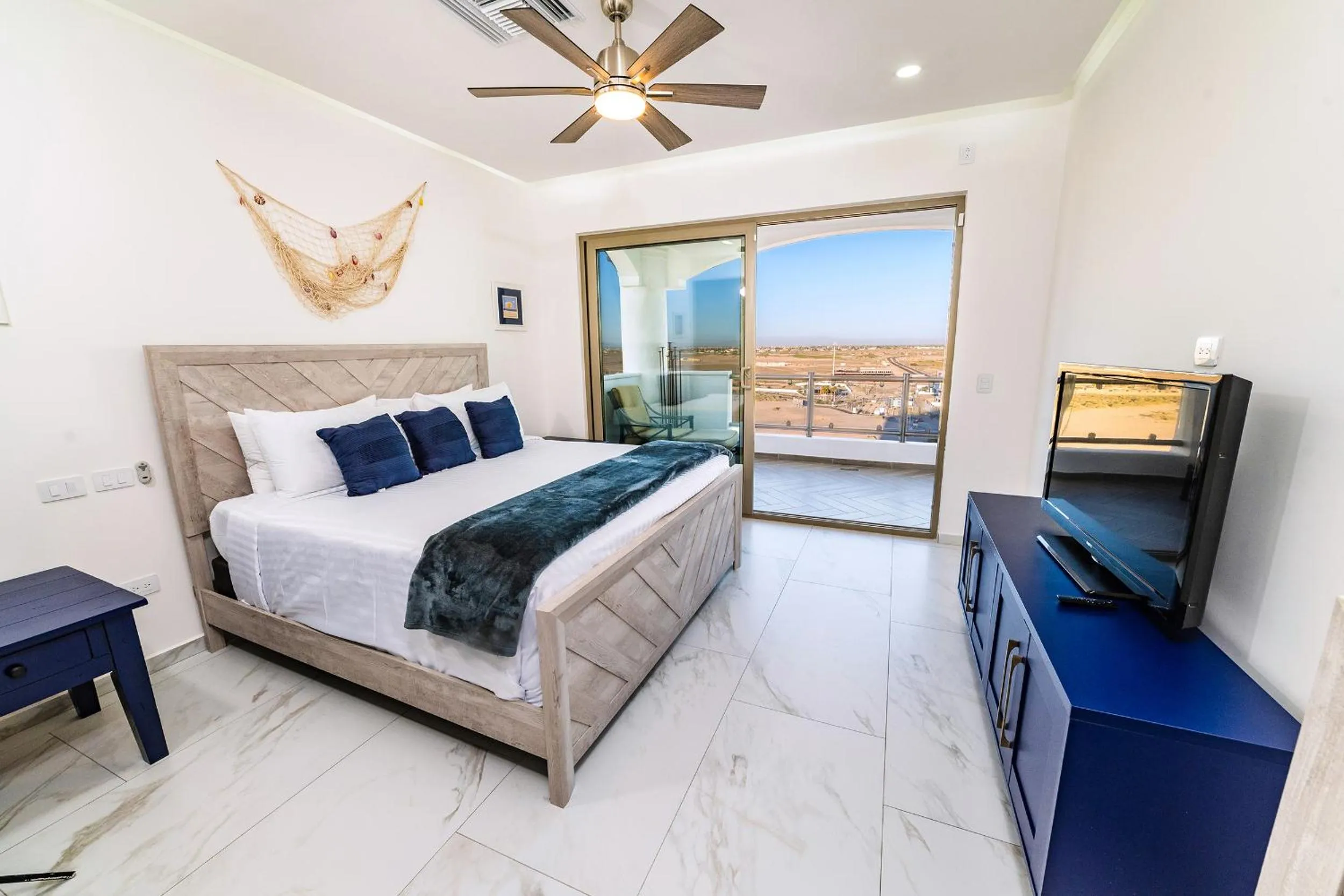 Bed in Casa Blanca Golf Villas