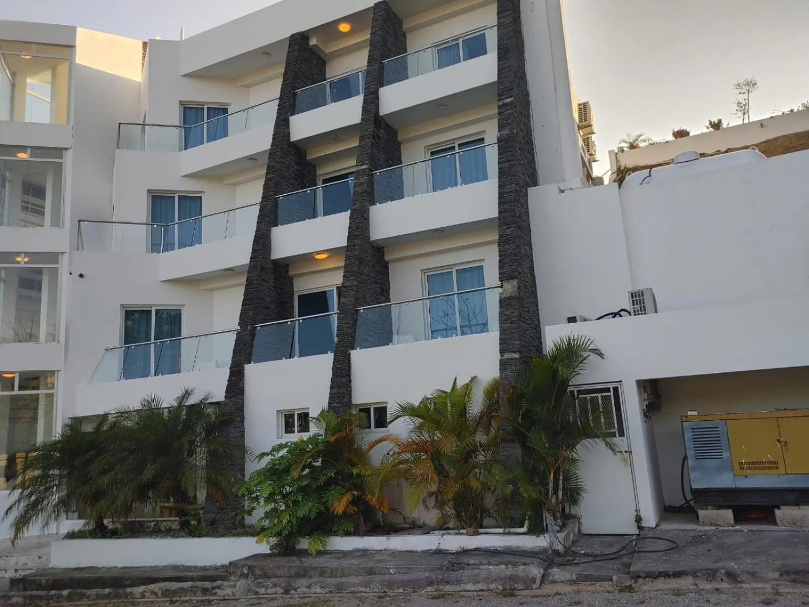 Samaná Suites Hotel by Habita