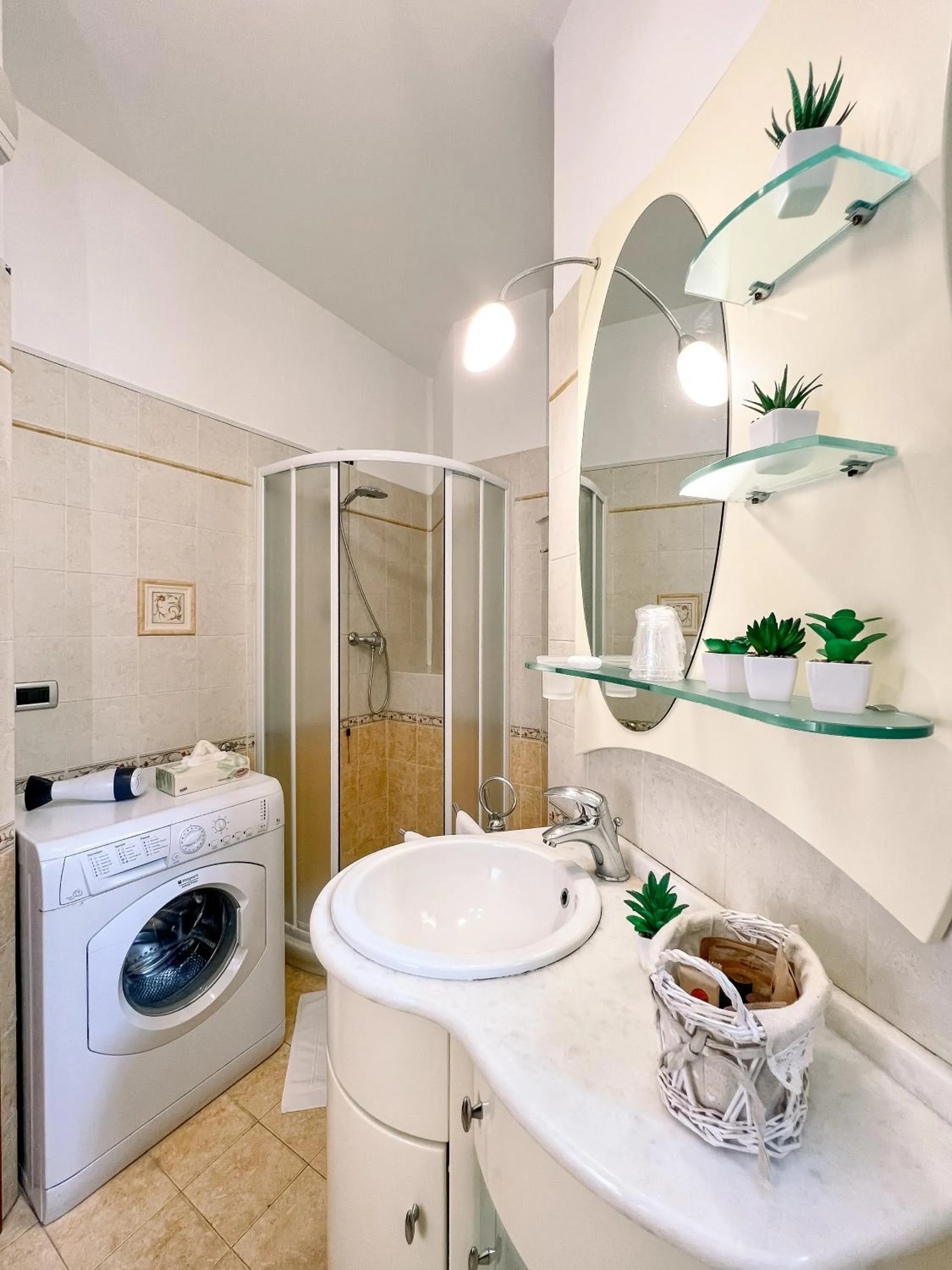 Shower in Borgo Antico