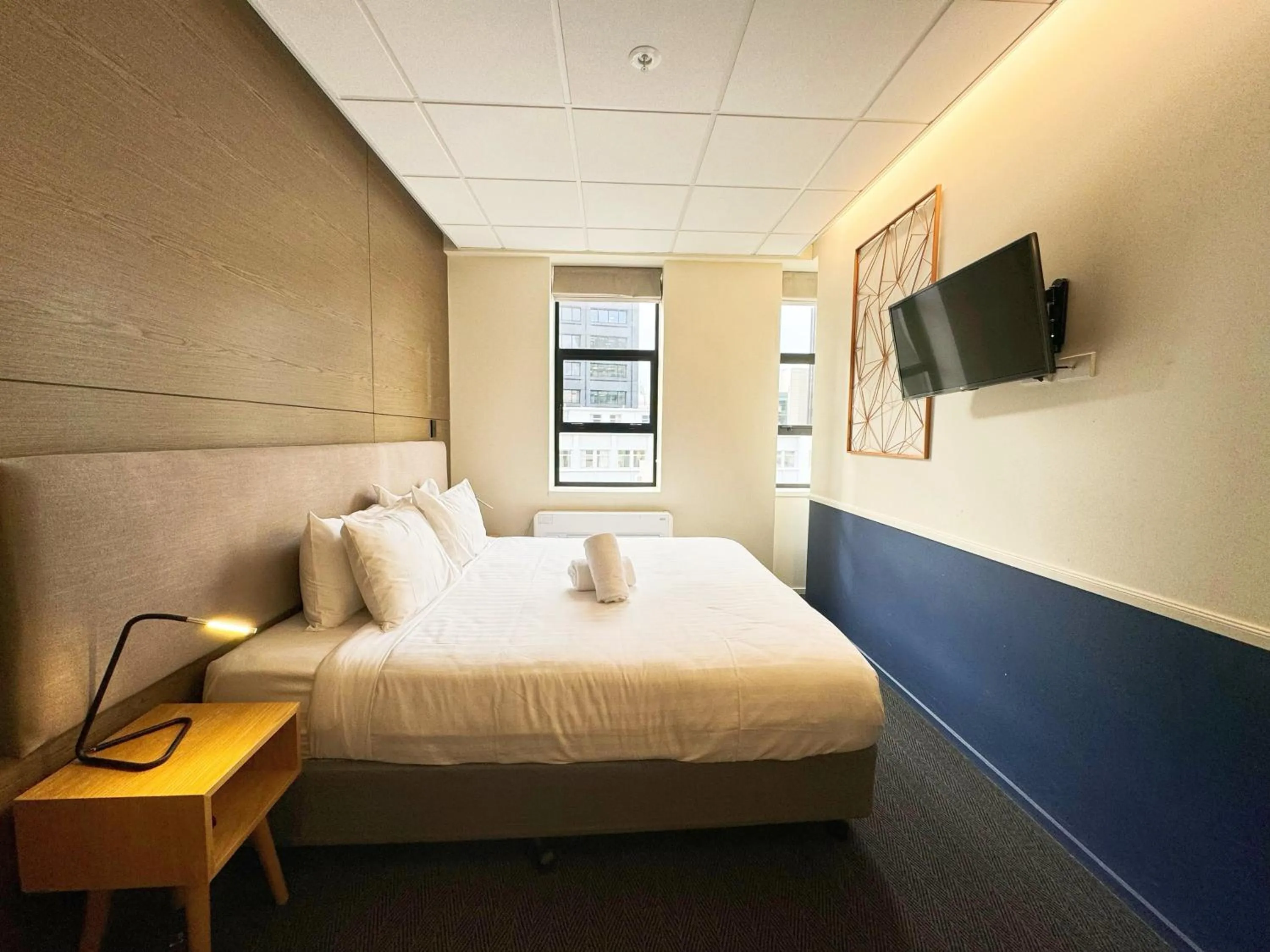 Bed in Park Hotel, Lambton Quay