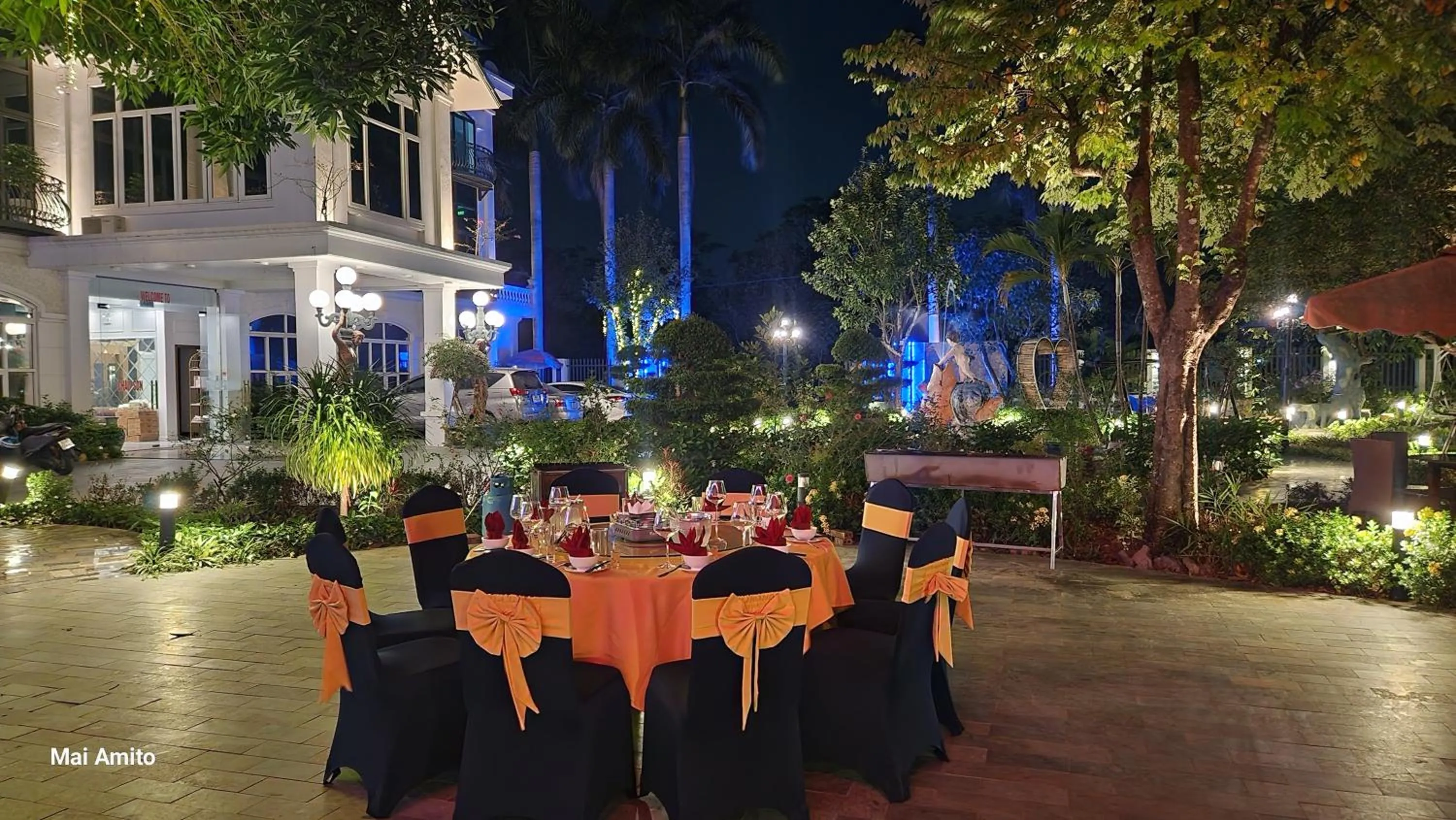 Restaurant/places to eat in Châu Sơn Garden Resort