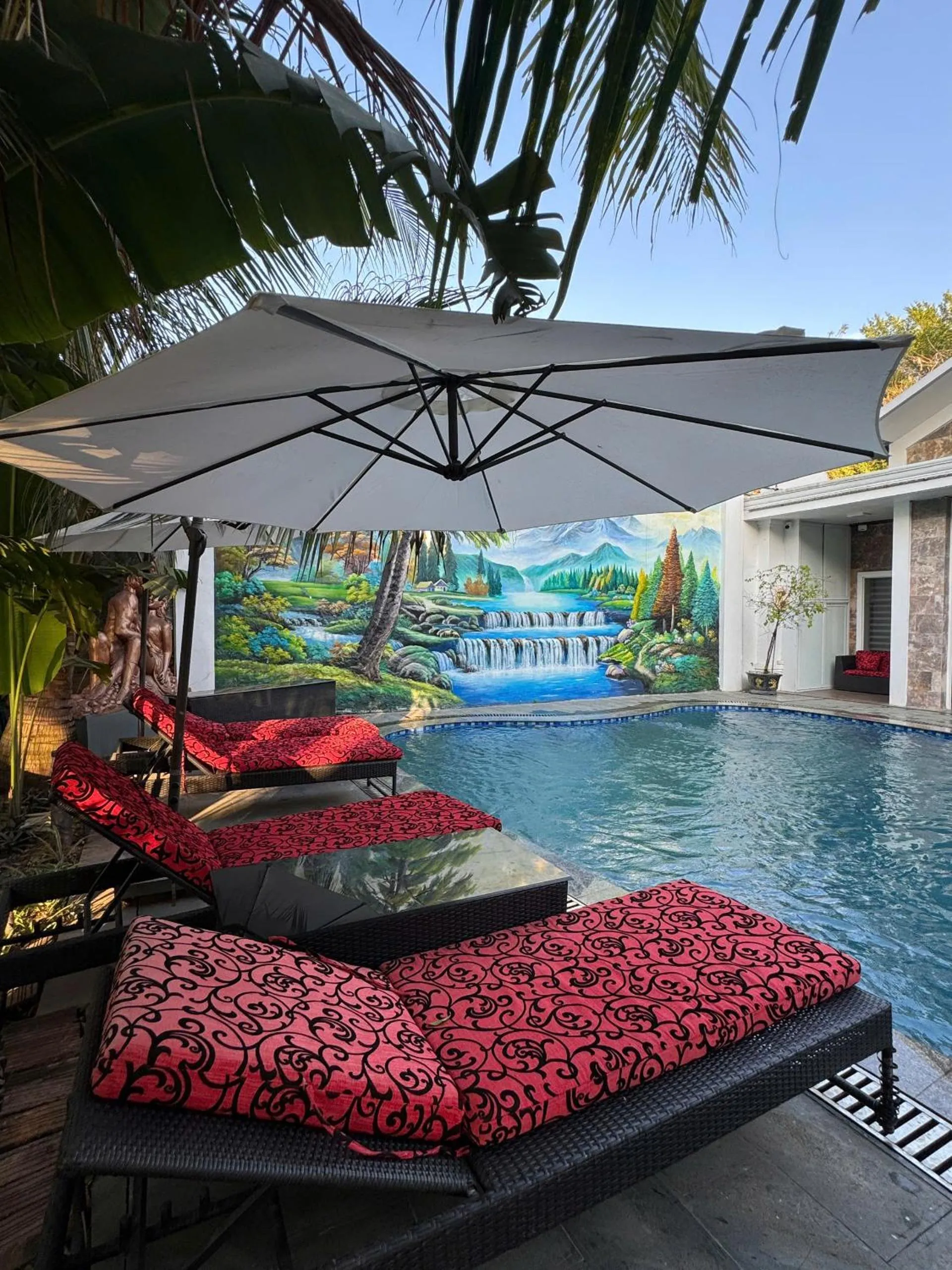 Swimming pool in Châu Sơn Garden Resort