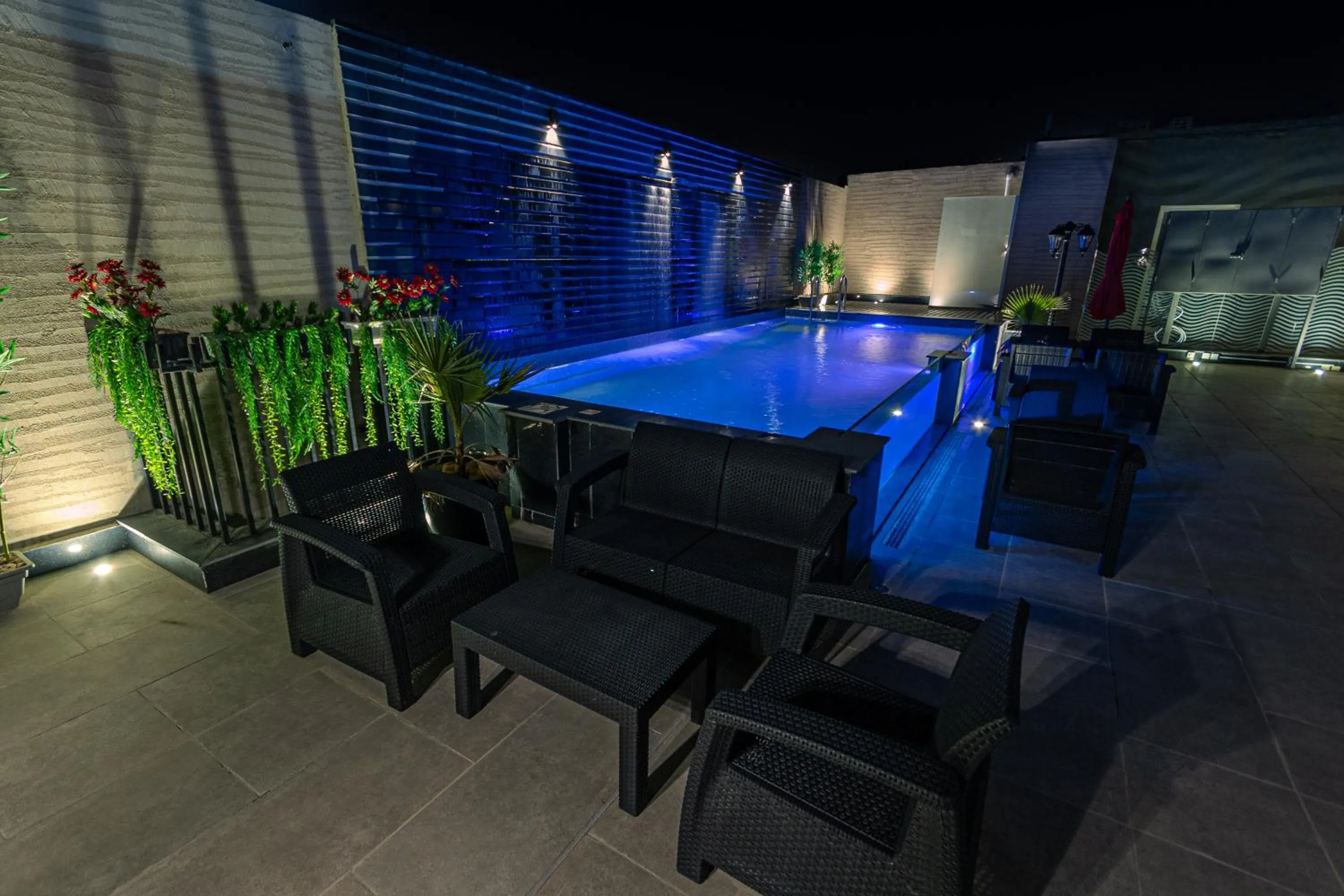 Night in Land Walk Hotel Al Taawun Riyadh