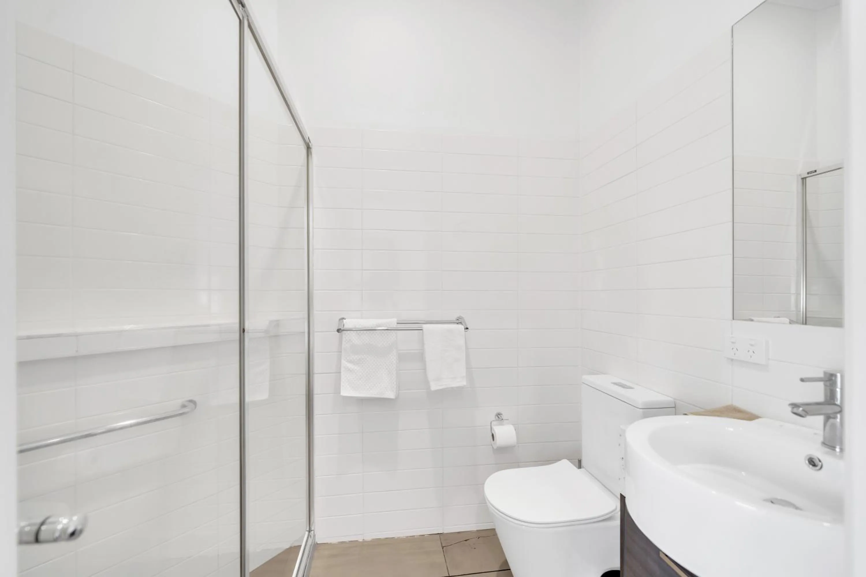 Shower in Grosvenor 3121 Richmond
