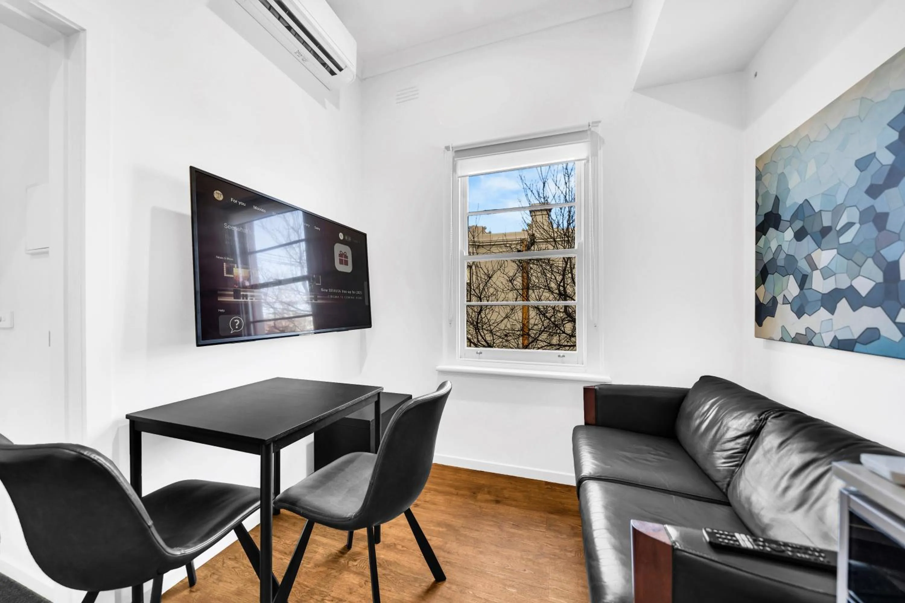 TV and multimedia in Grosvenor 3121 Richmond