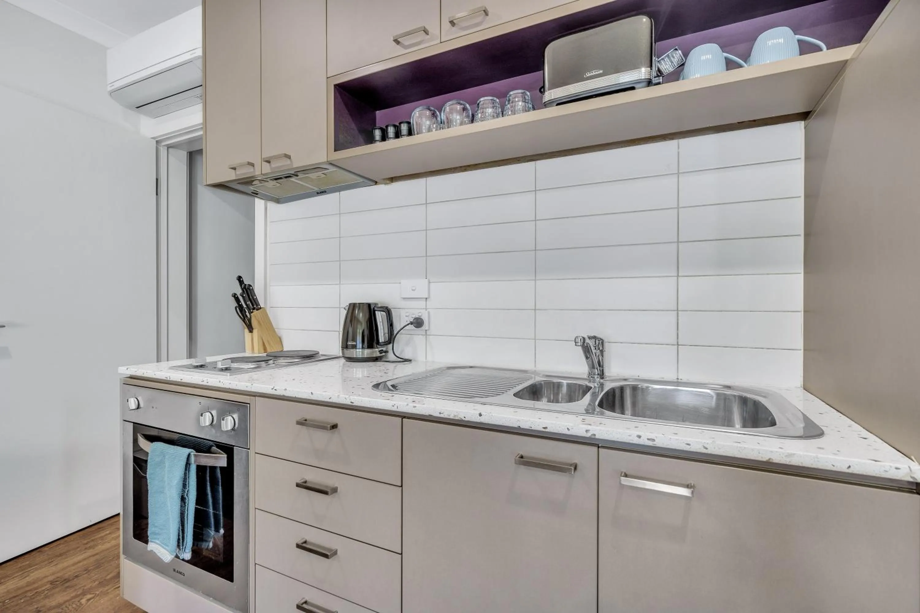 kitchen in Grosvenor 3121 Richmond