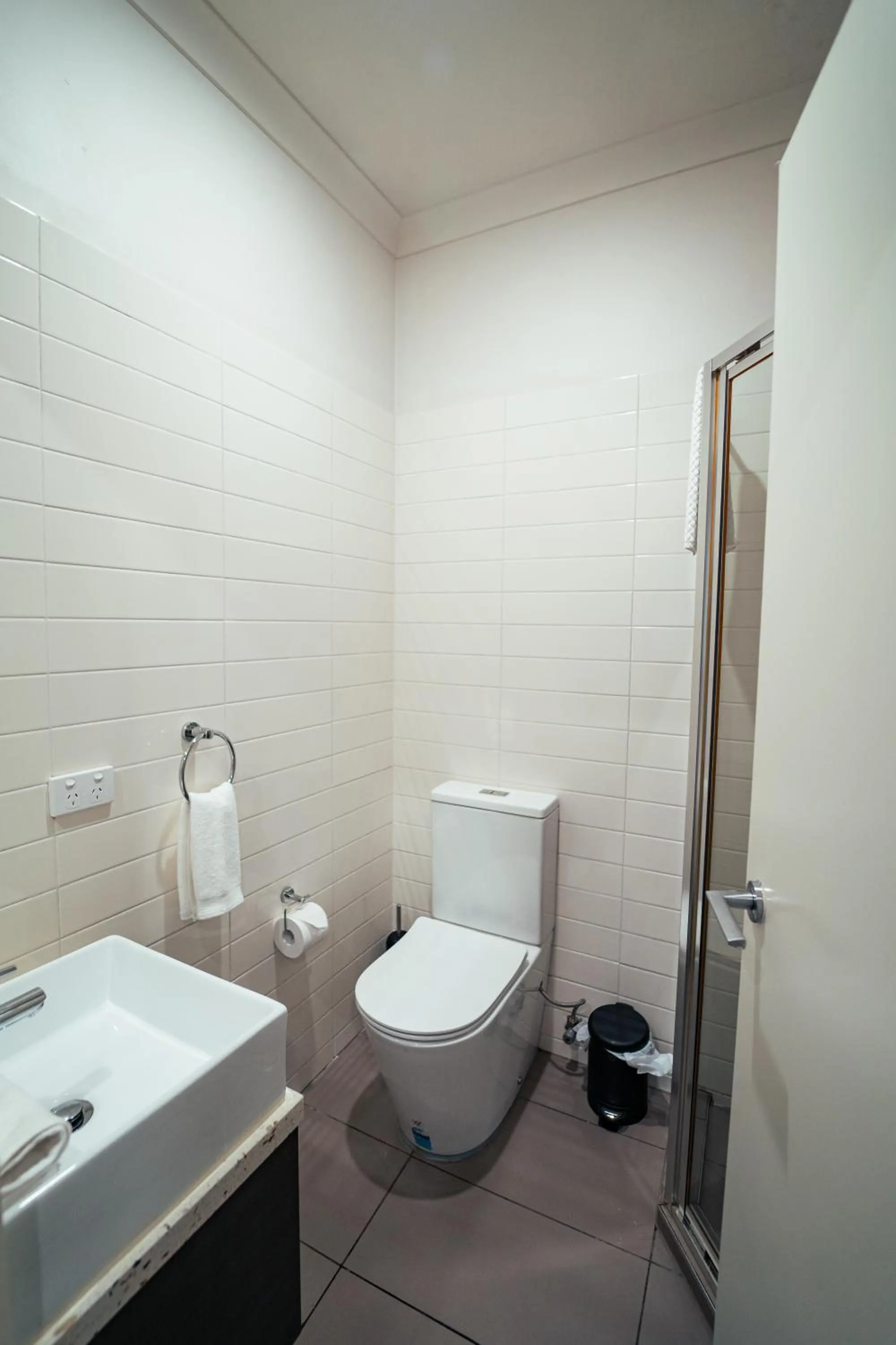 Bathroom in Grosvenor 3121 Richmond