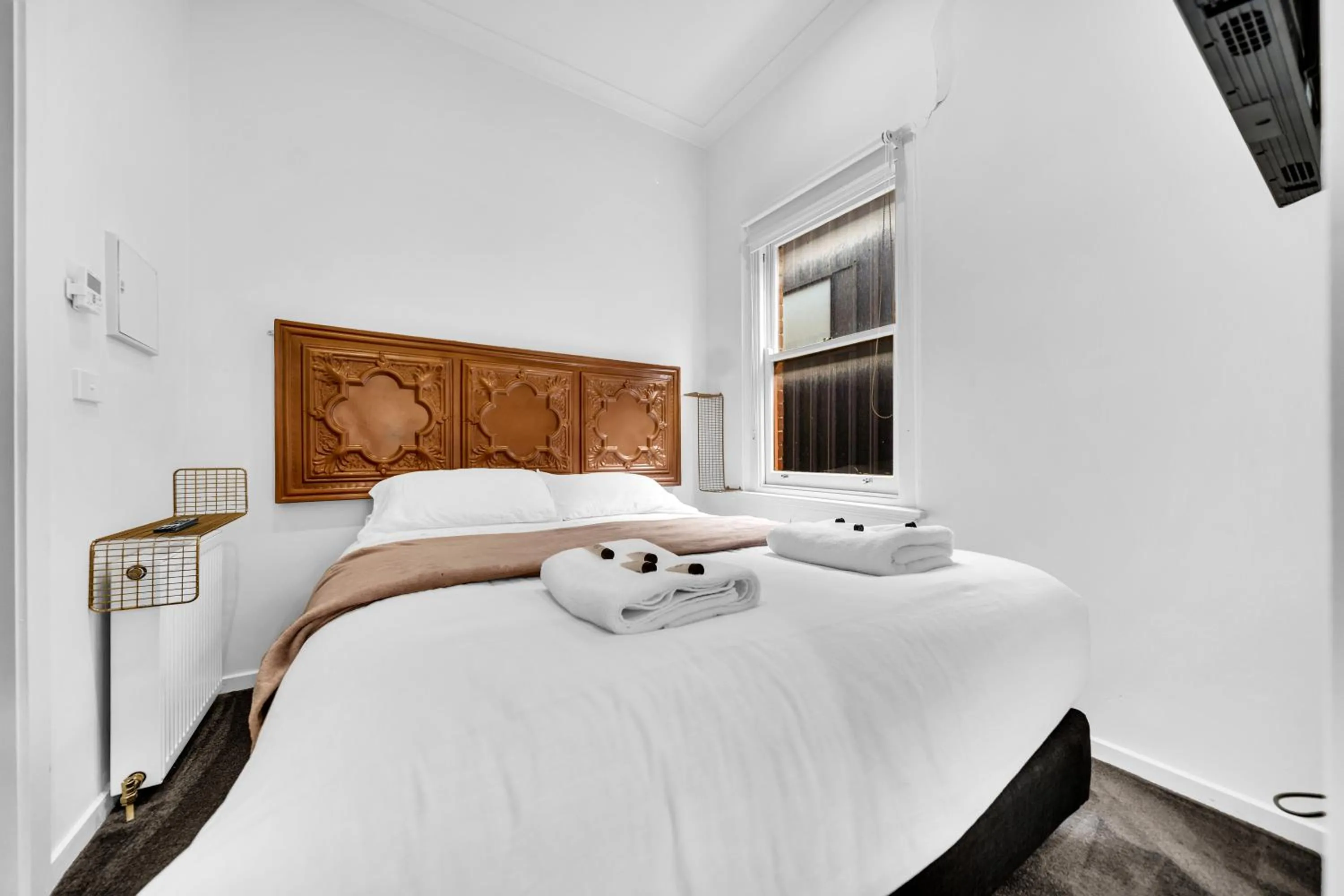 Bed in Grosvenor 3121 Richmond