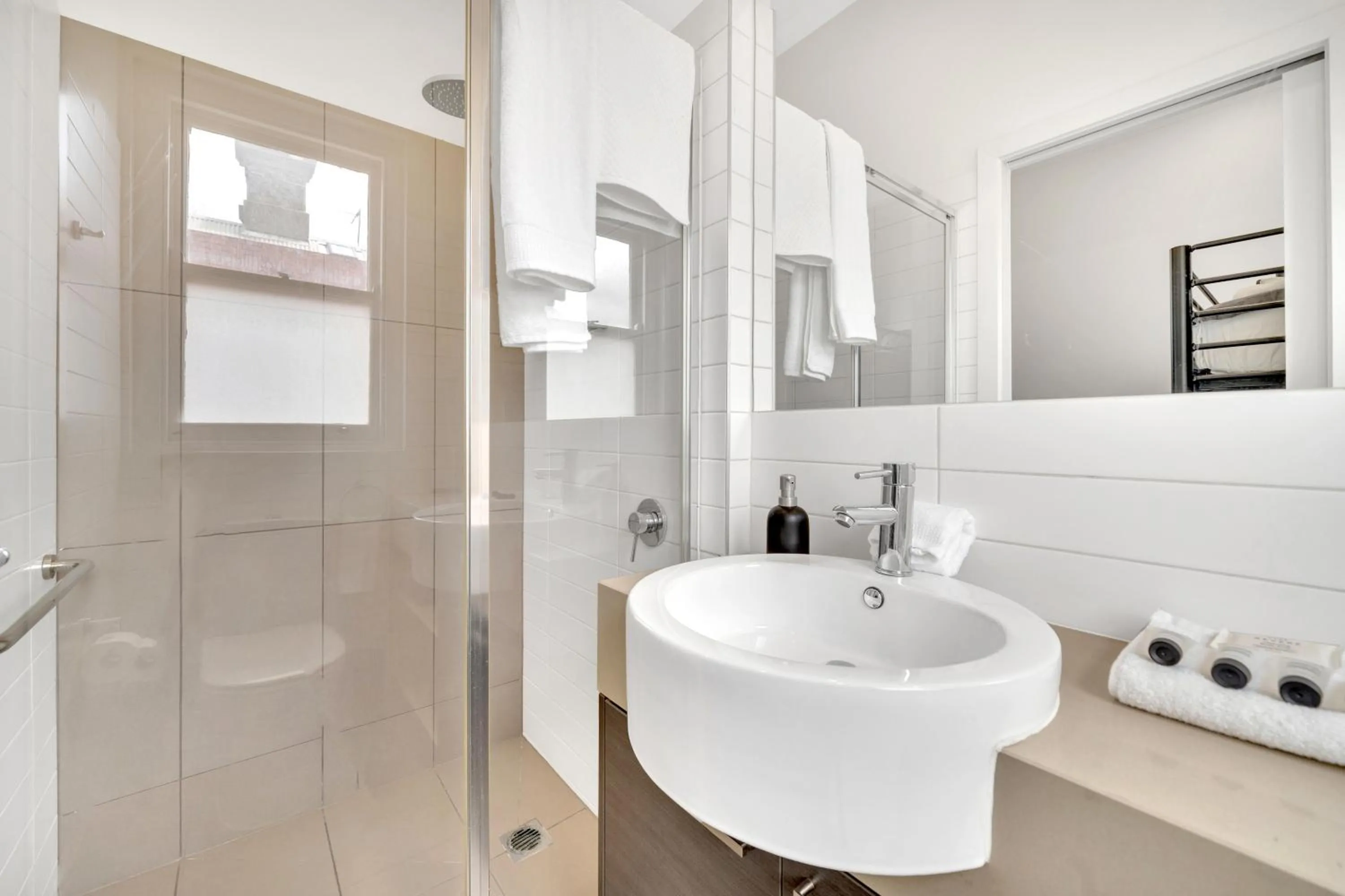Shower in Grosvenor 3121 Richmond