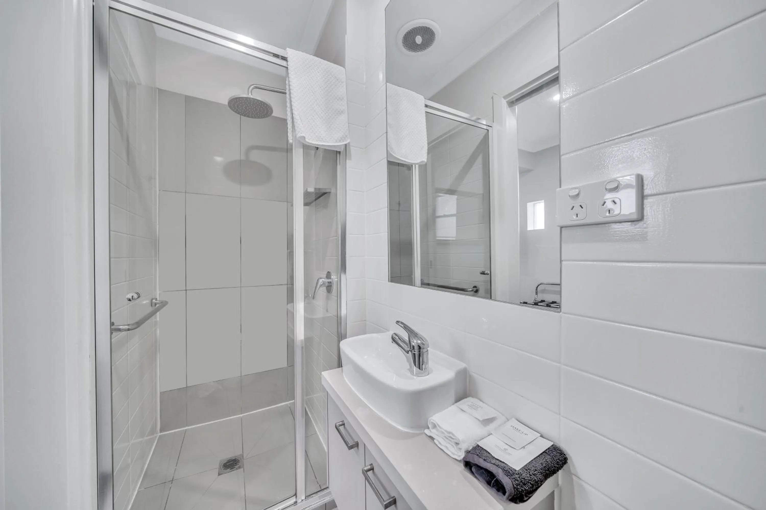 Bathroom in Grosvenor 3121 Richmond