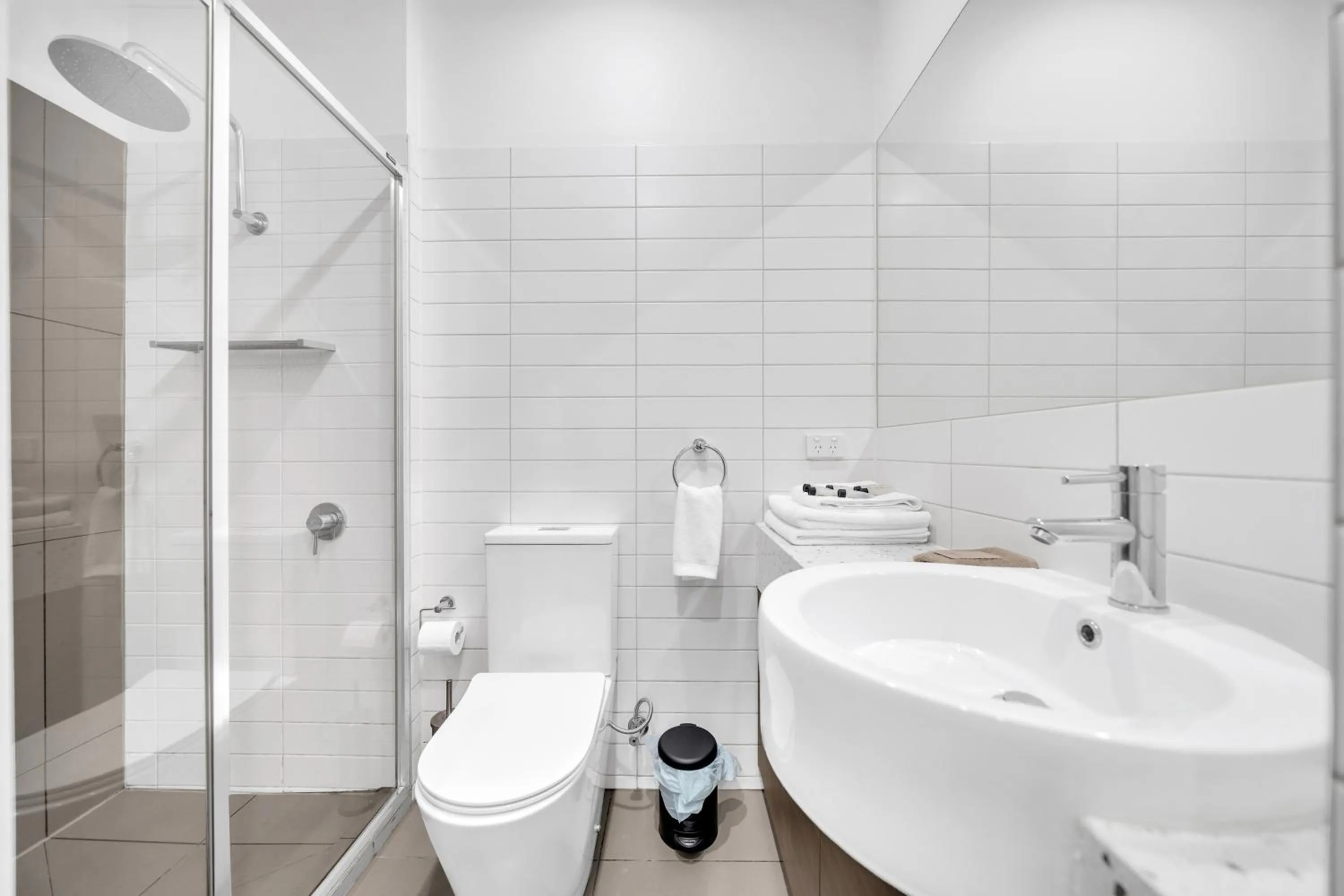 Shower in Grosvenor 3121 Richmond