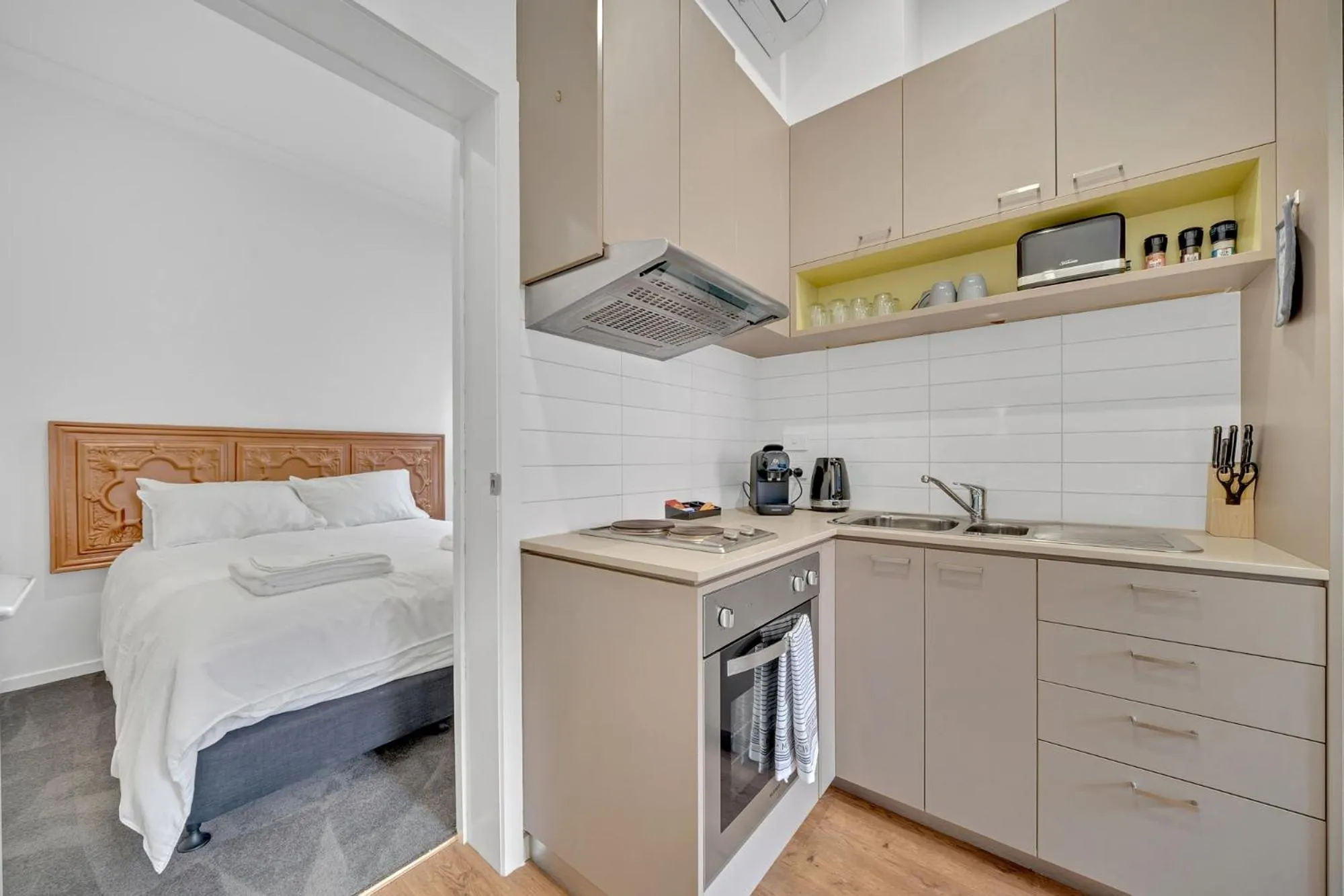 Bed in Grosvenor 3121 Richmond