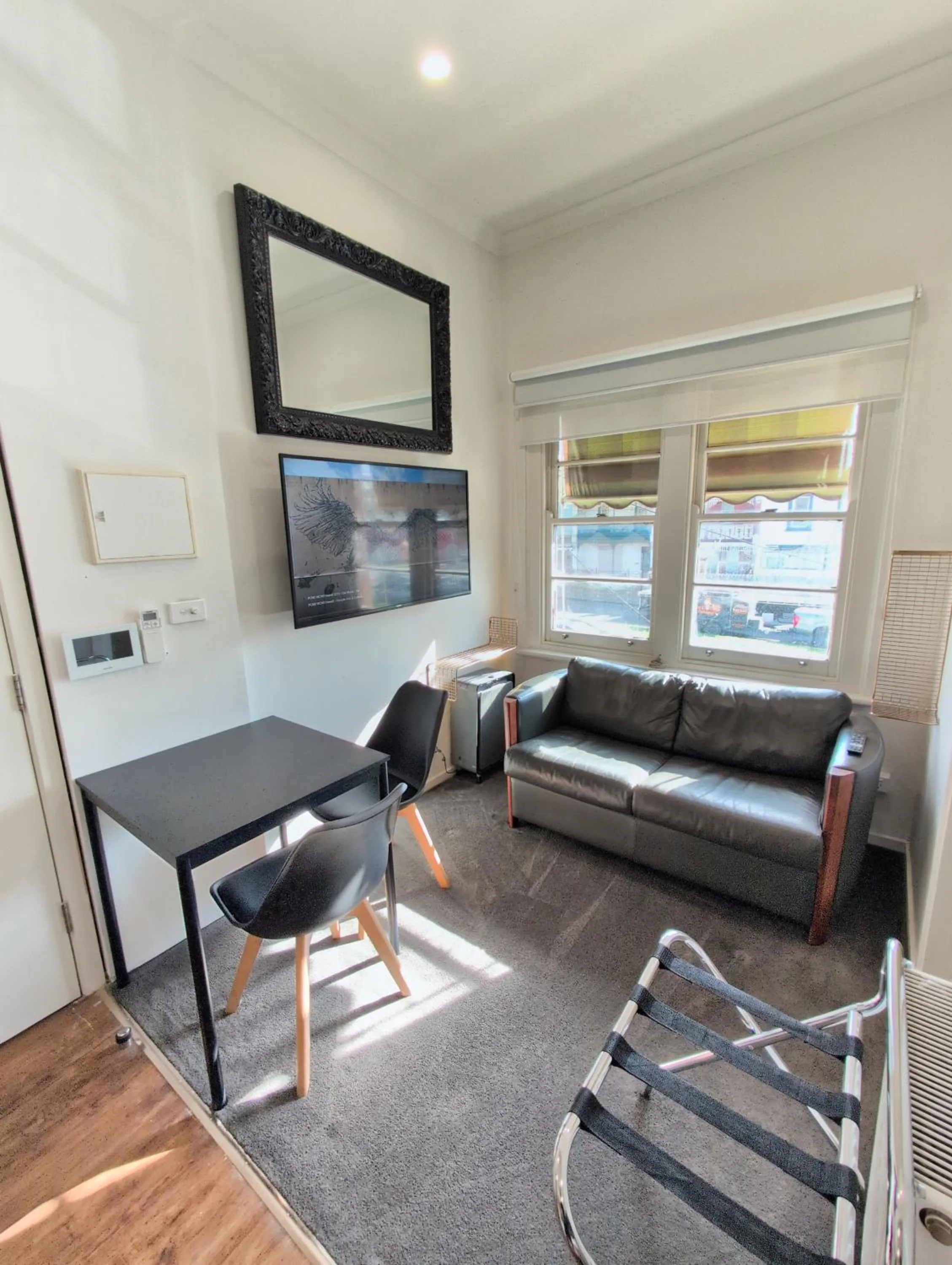 TV and multimedia in Grosvenor 3121 Richmond