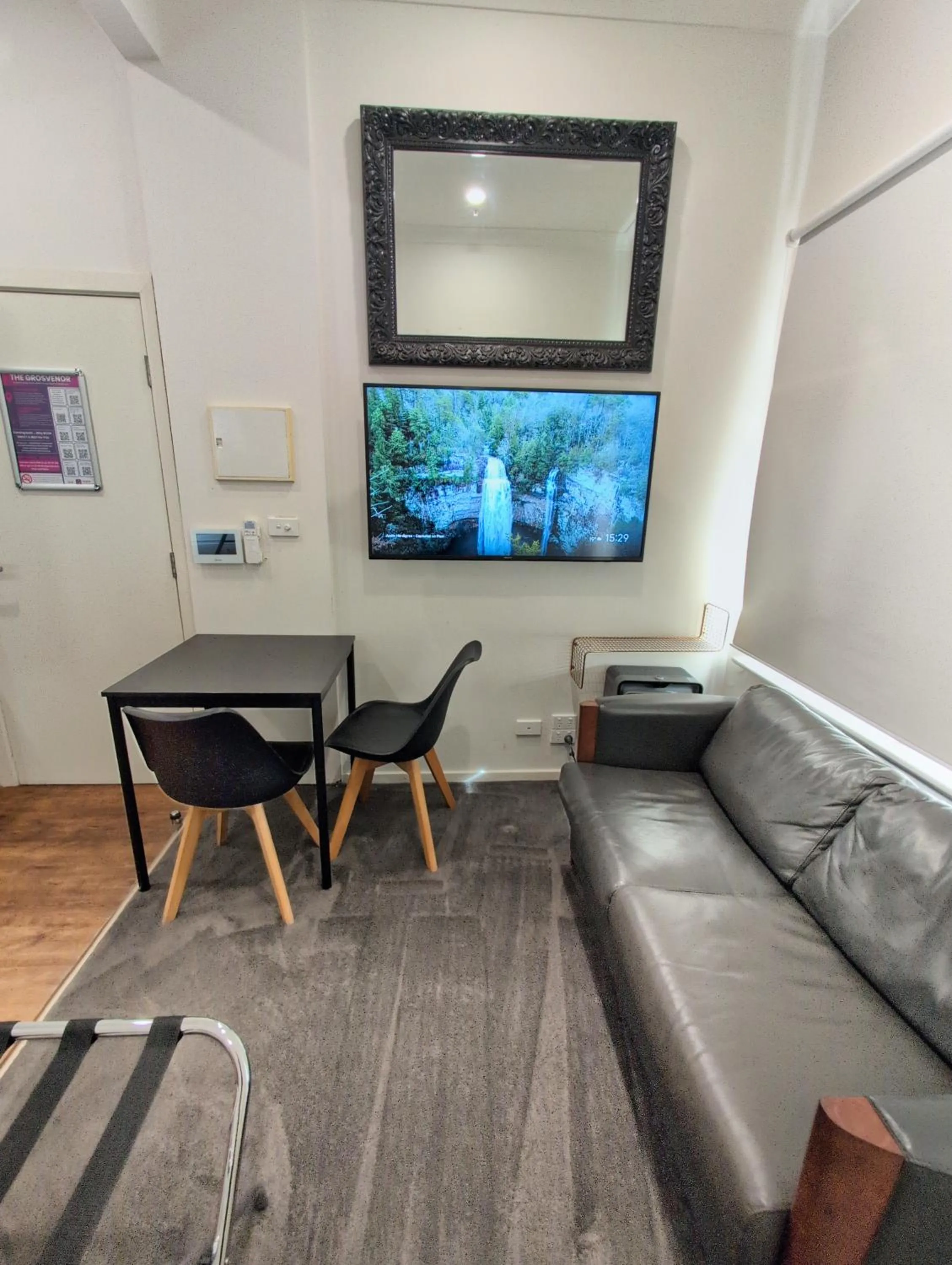 TV and multimedia in Grosvenor 3121 Richmond