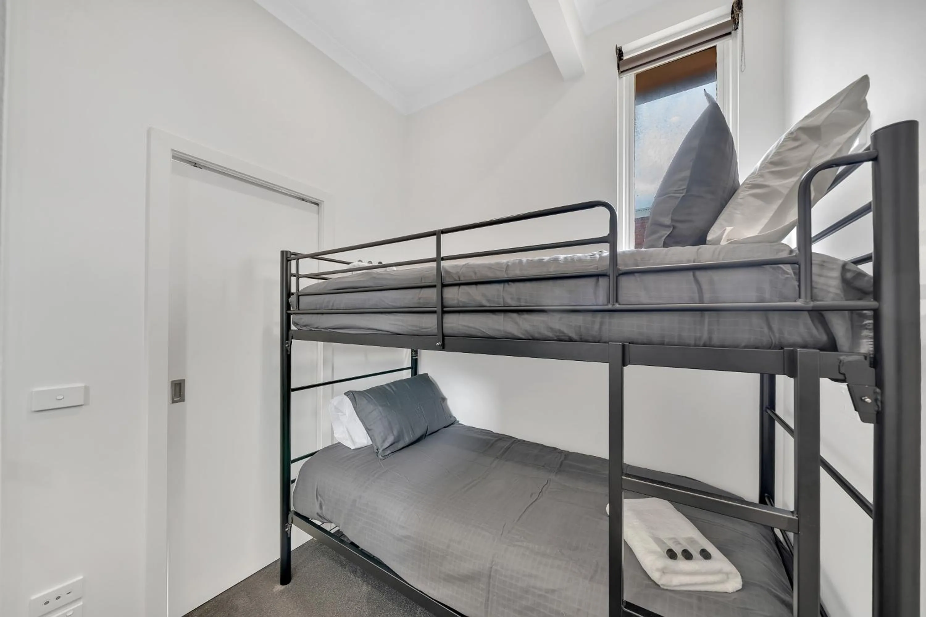 Bed in Grosvenor 3121 Richmond