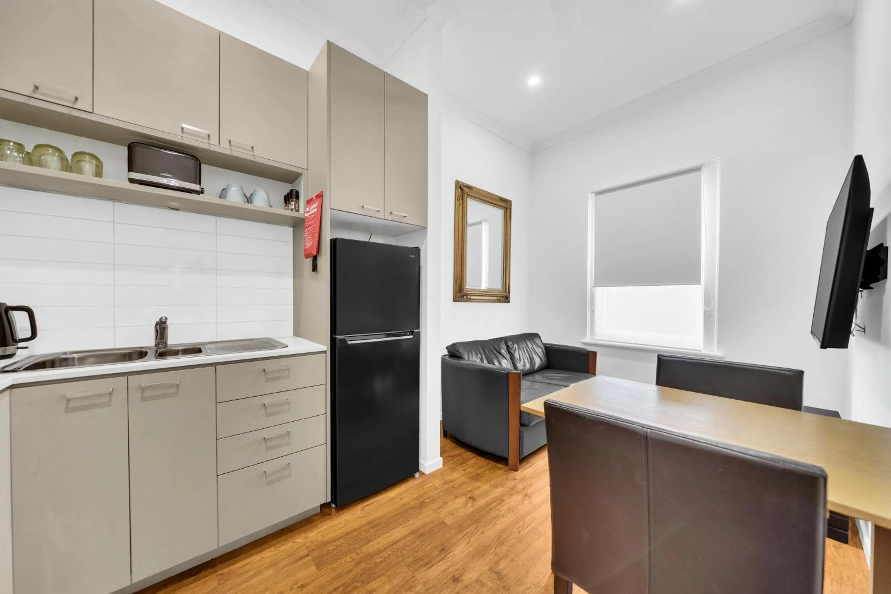 TV and multimedia in Grosvenor 3121 Richmond