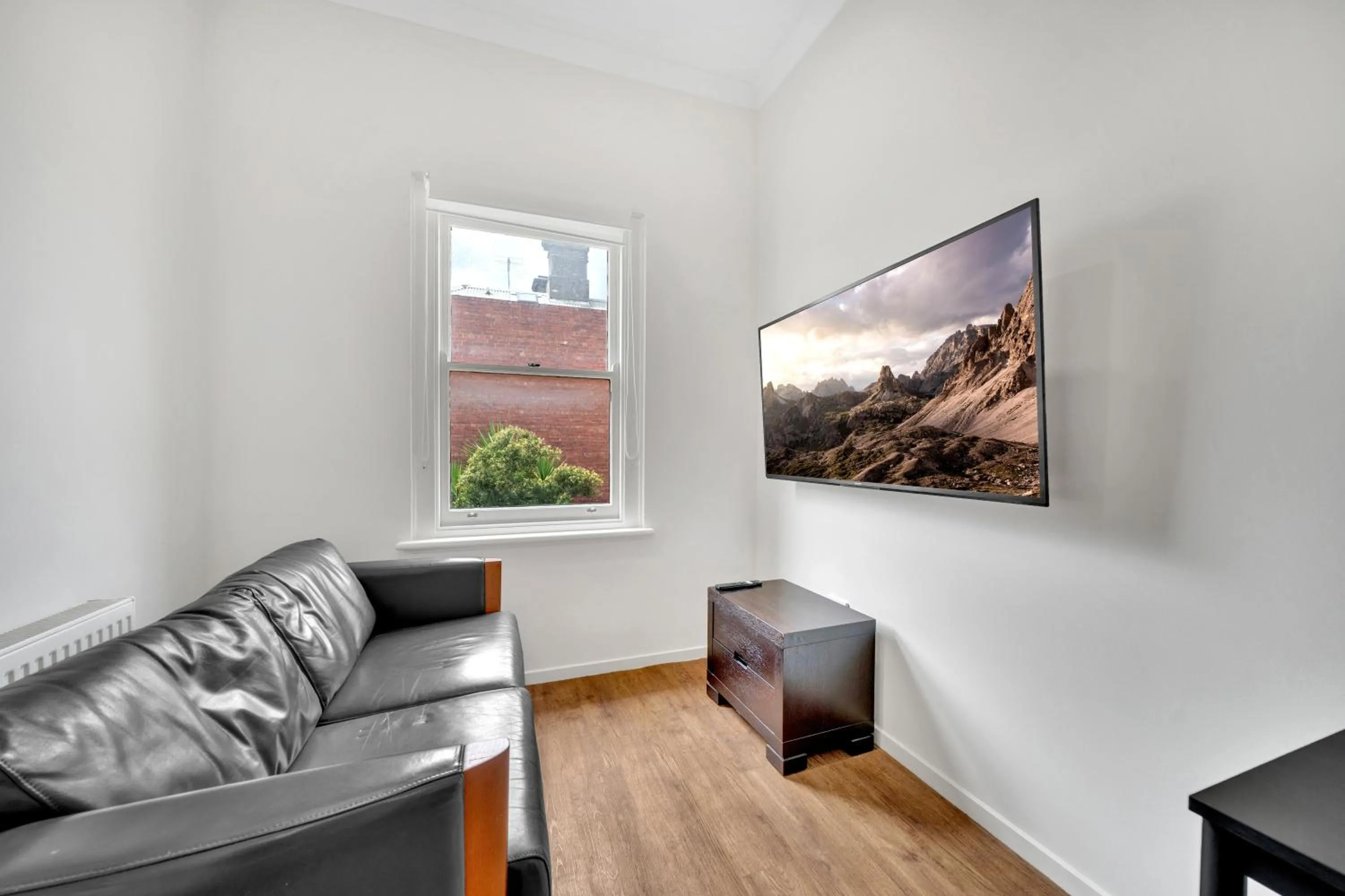 TV and multimedia in Grosvenor 3121 Richmond