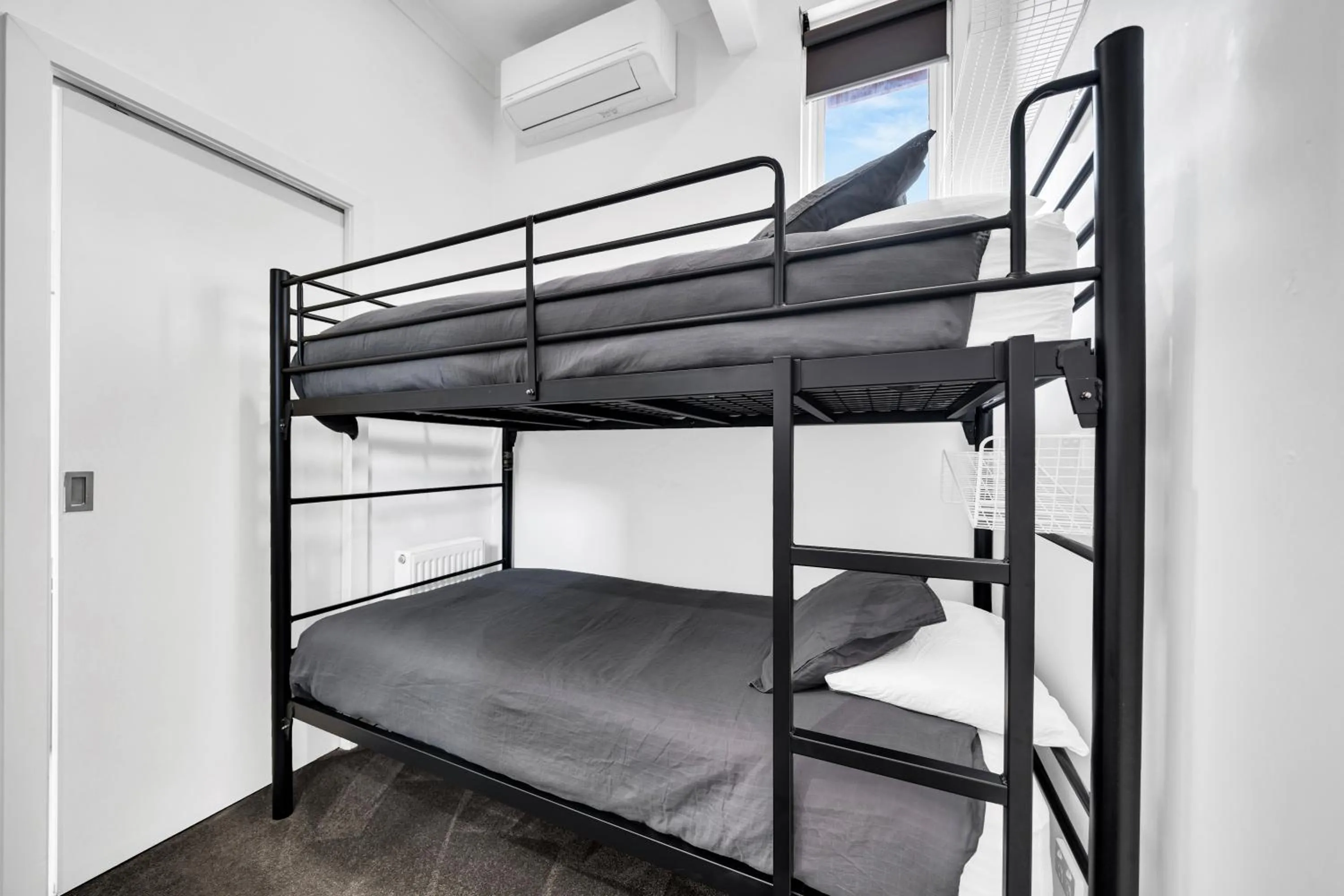 Bed in Grosvenor 3121 Richmond