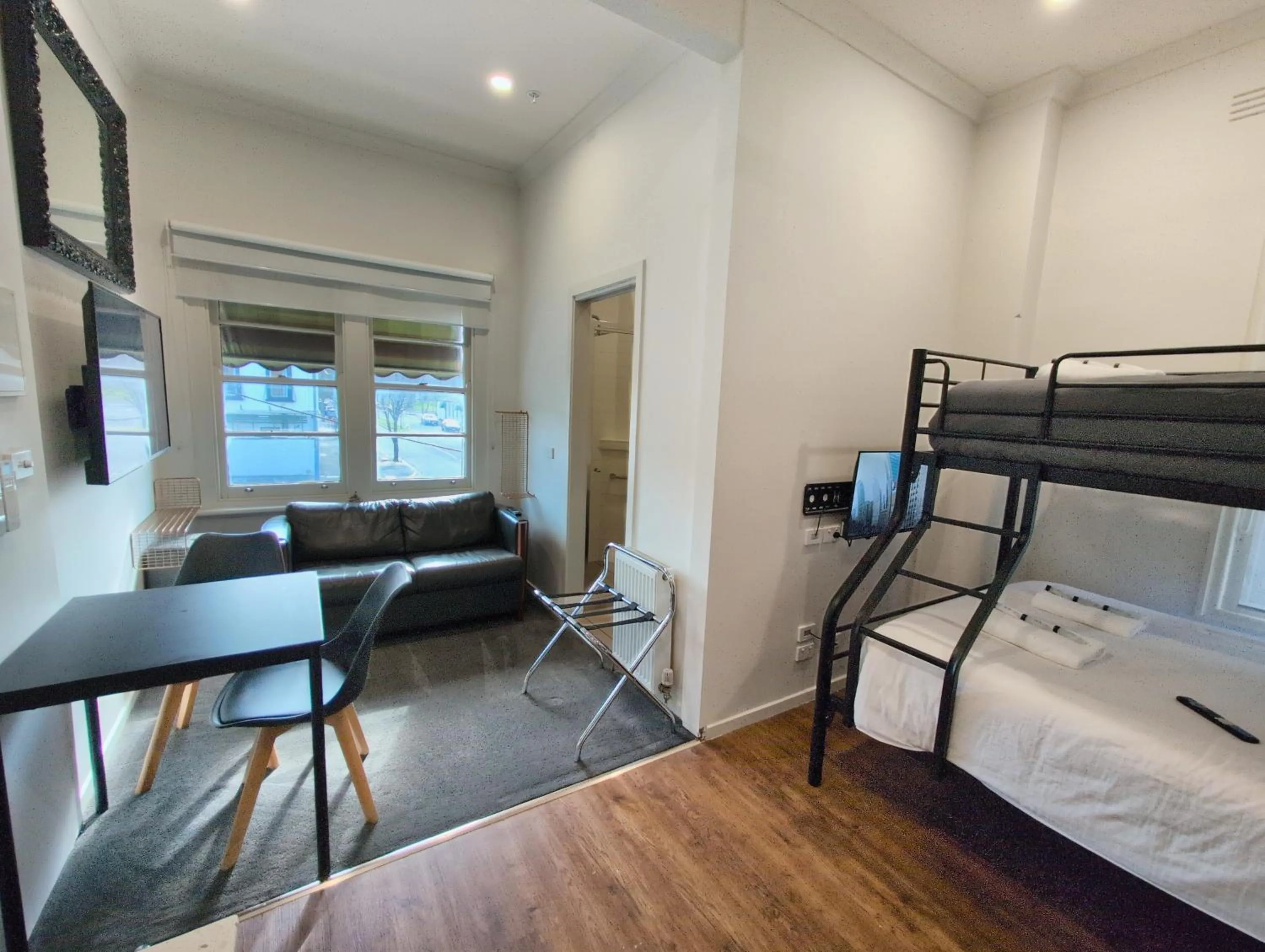 Bed in Grosvenor 3121 Richmond