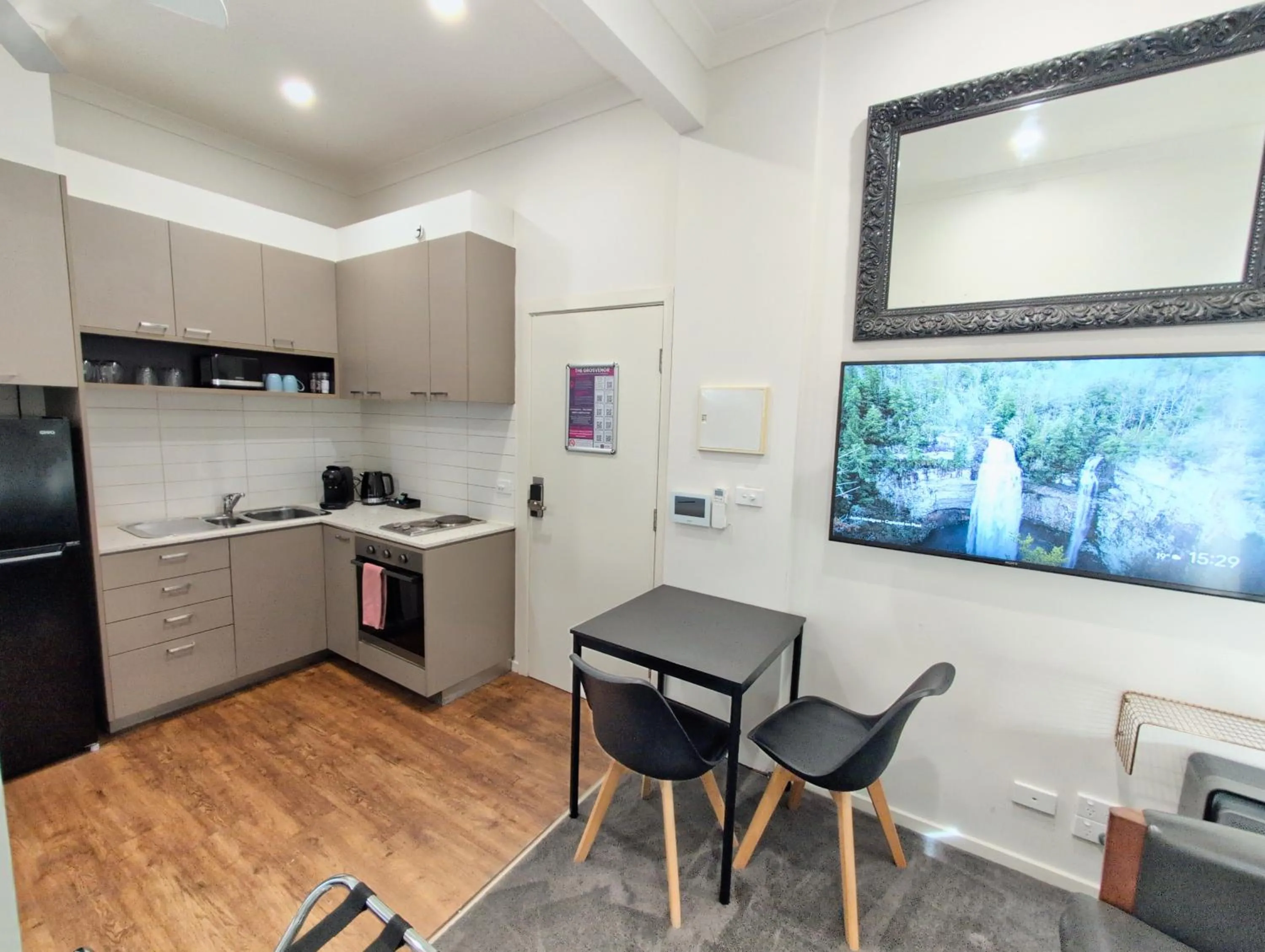 TV and multimedia in Grosvenor 3121 Richmond