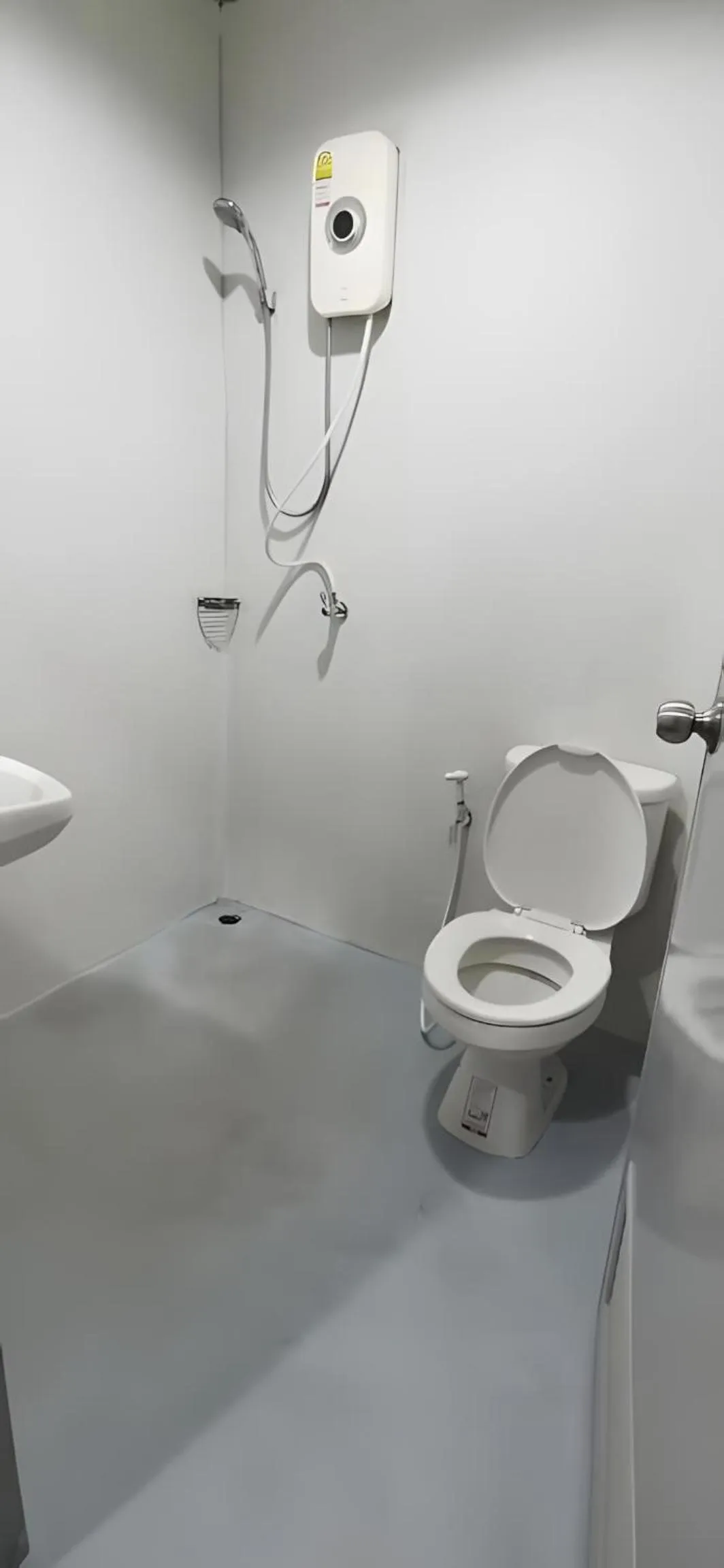 Toilet in xx GO INN Khaosan Road - โก อินน์ ตรอกข้าวสาร