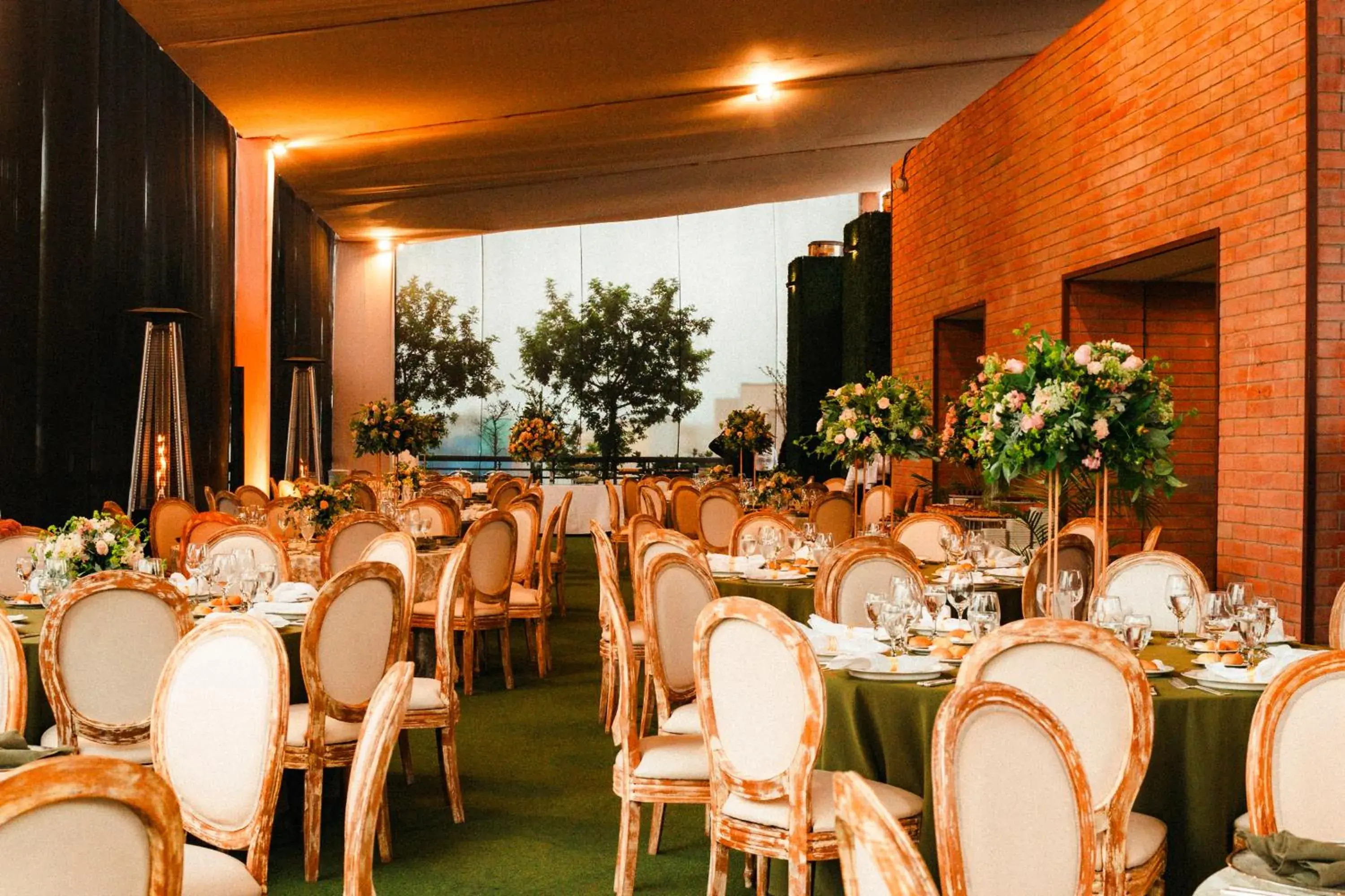 Lounge or bar in DoubleTree by Hilton Lima Miraflores El Pardo Lounge or bar in DoubleTree by Hilton Lima Miraflores El Pardo