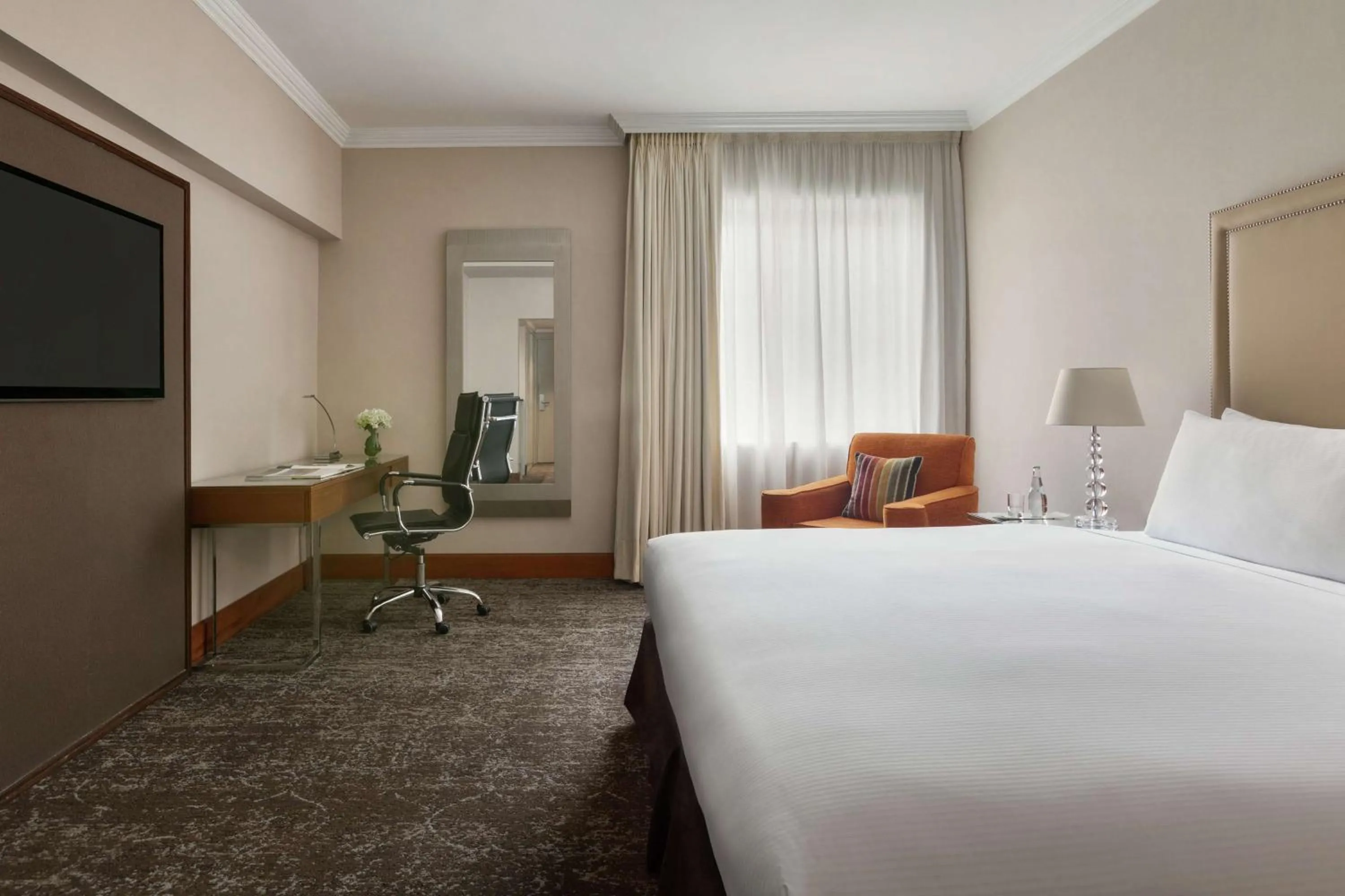 Bedroom, Bed in DoubleTree by Hilton Lima Miraflores El Pardo