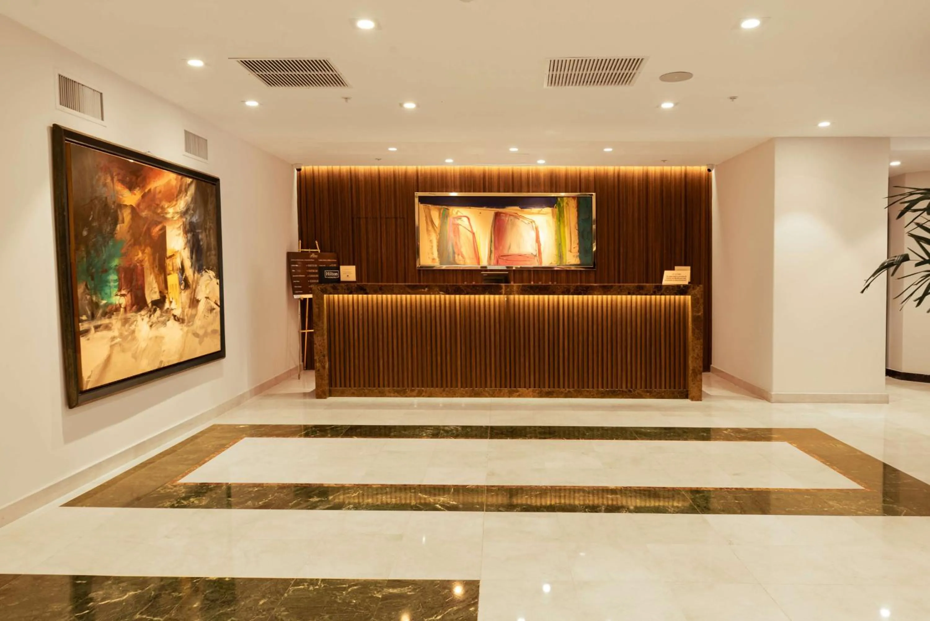 Lobby or reception in DoubleTree by Hilton Lima Miraflores El Pardo