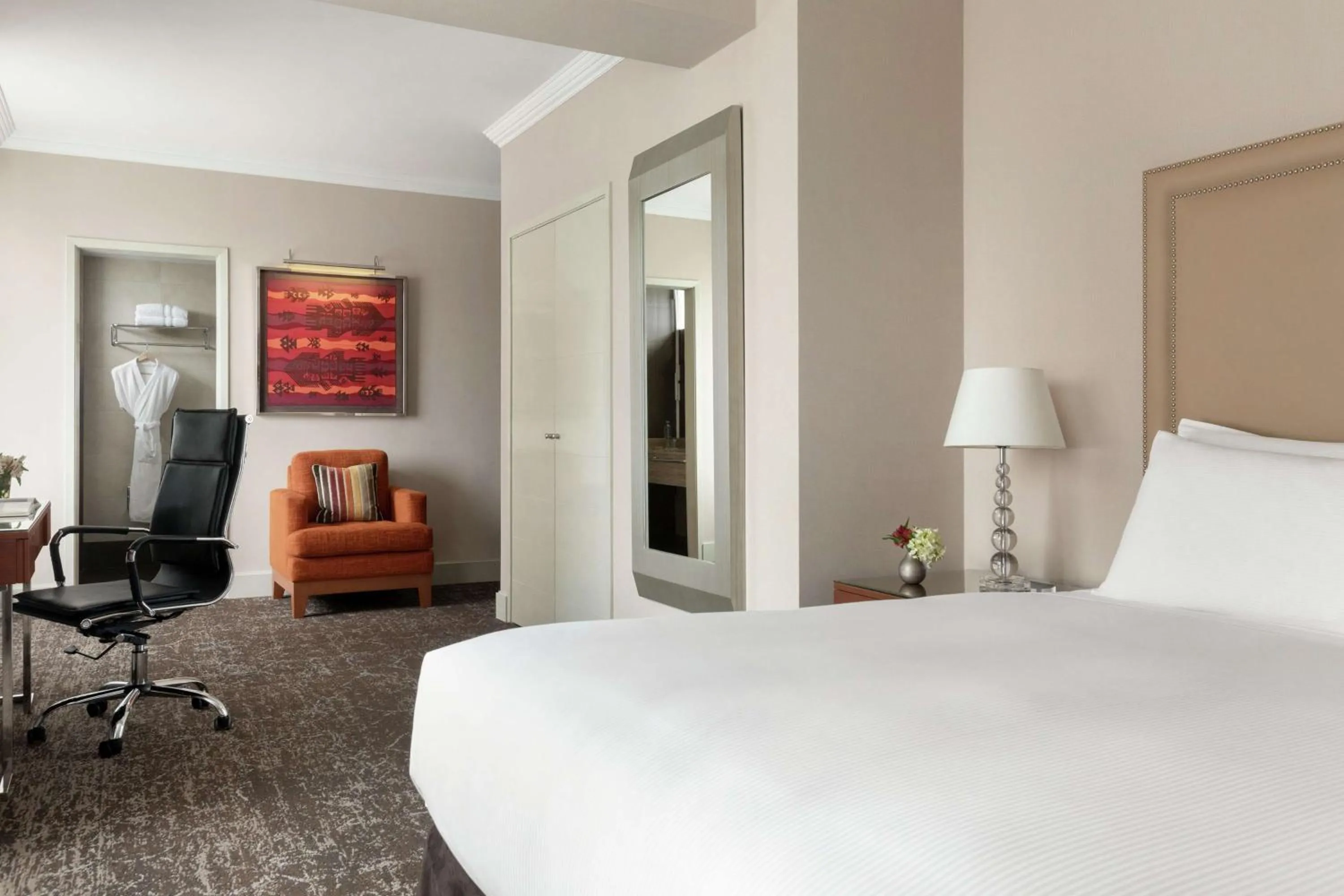 Bedroom, Bed in DoubleTree by Hilton Lima Miraflores El Pardo