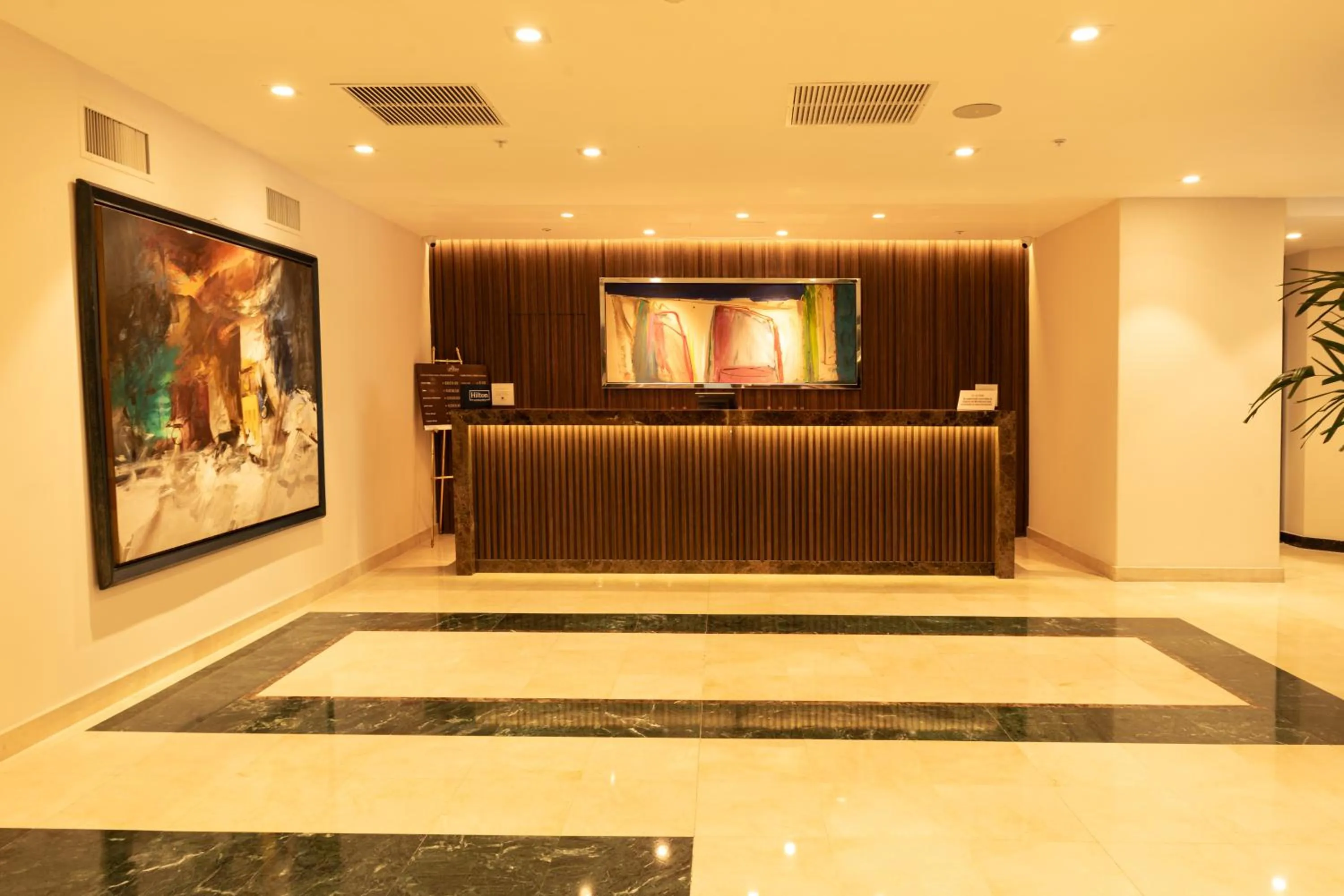 Lobby or reception in DoubleTree by Hilton Lima Miraflores El Pardo