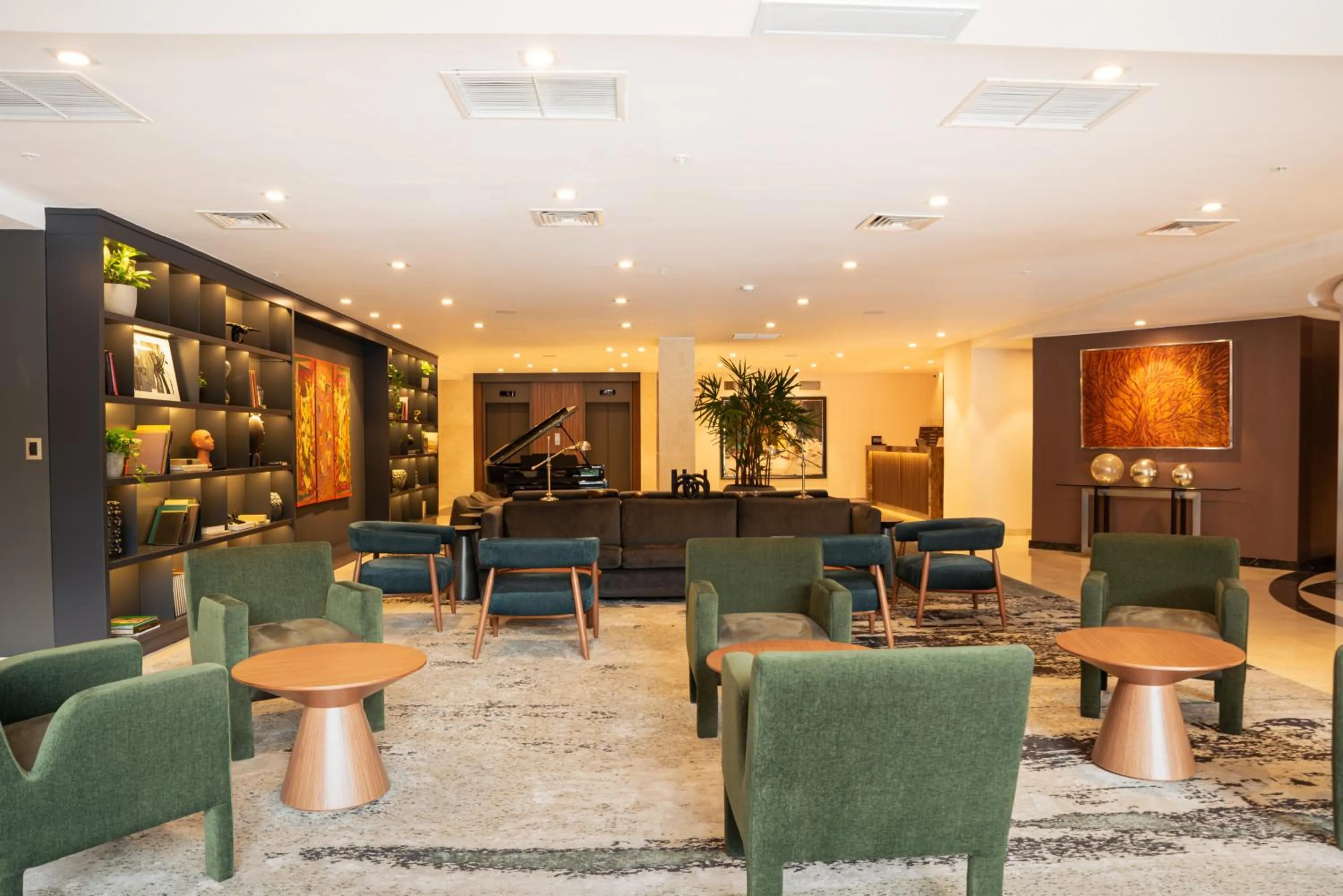 Lobby or reception in DoubleTree by Hilton Lima Miraflores El Pardo