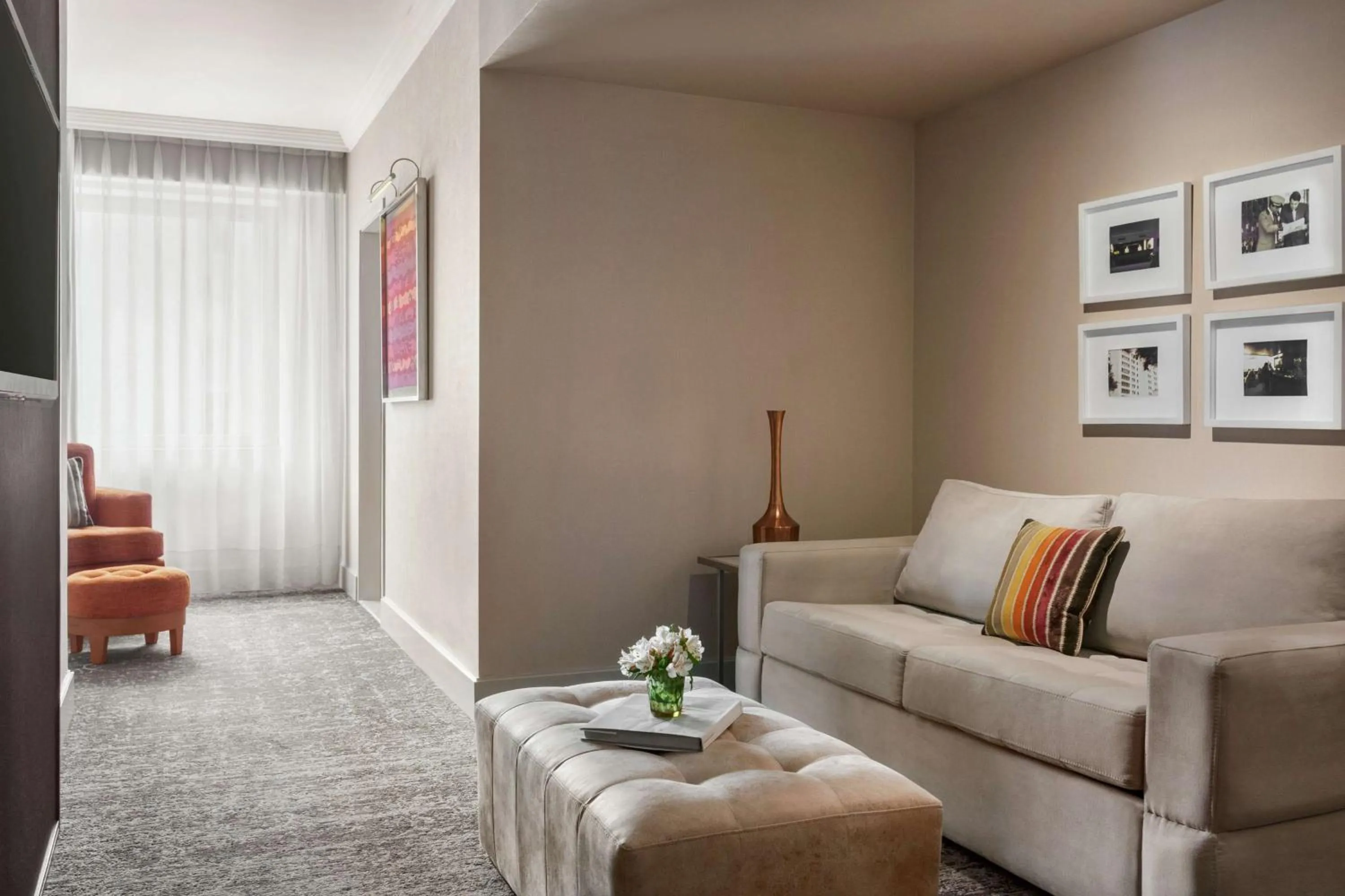 Living room in DoubleTree by Hilton Lima Miraflores El Pardo