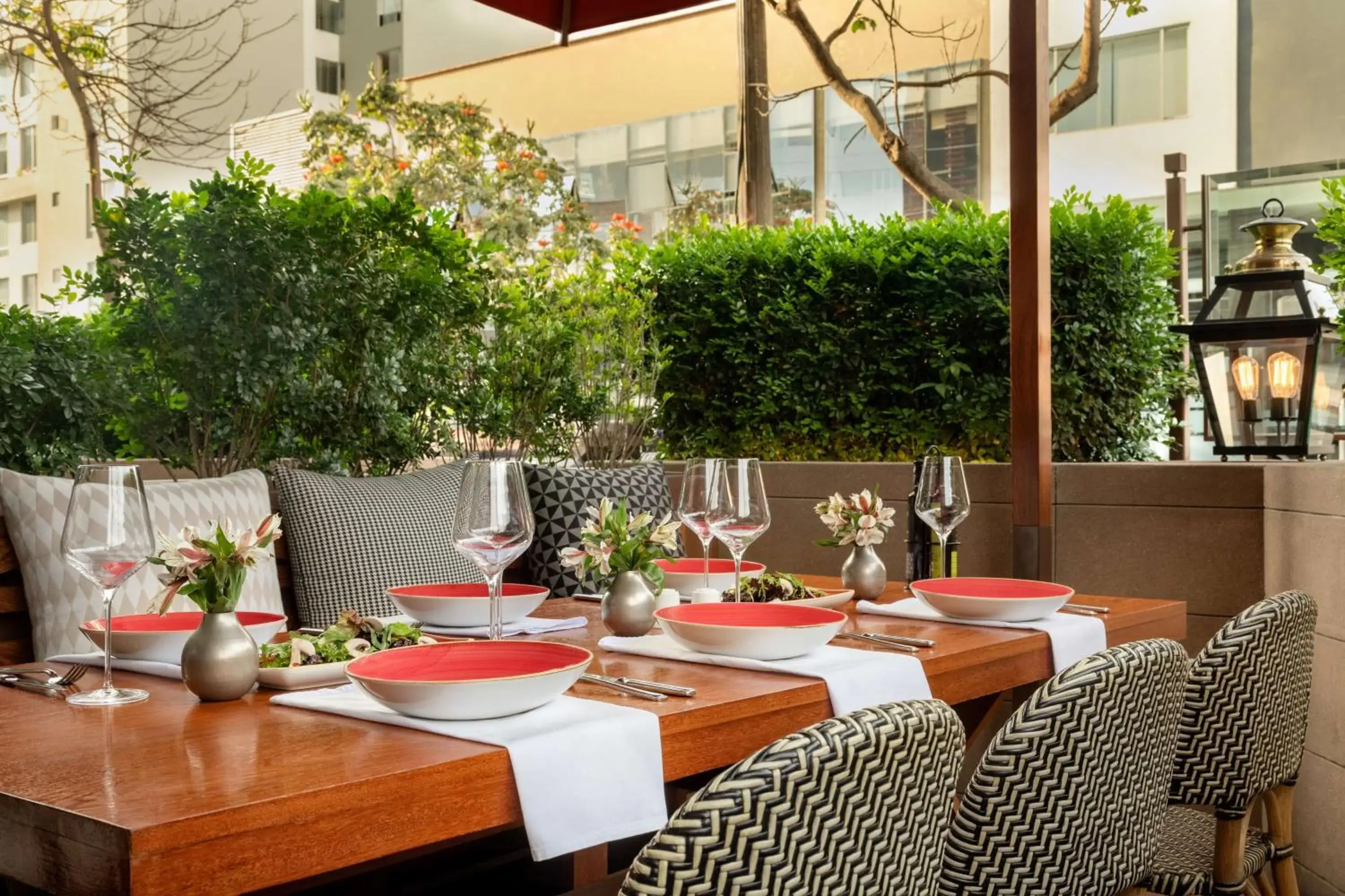 Restaurant/places to eat in DoubleTree by Hilton Lima Miraflores El Pardo Restaurant/places to eat in DoubleTree by Hilton Lima Miraflores El Pardo