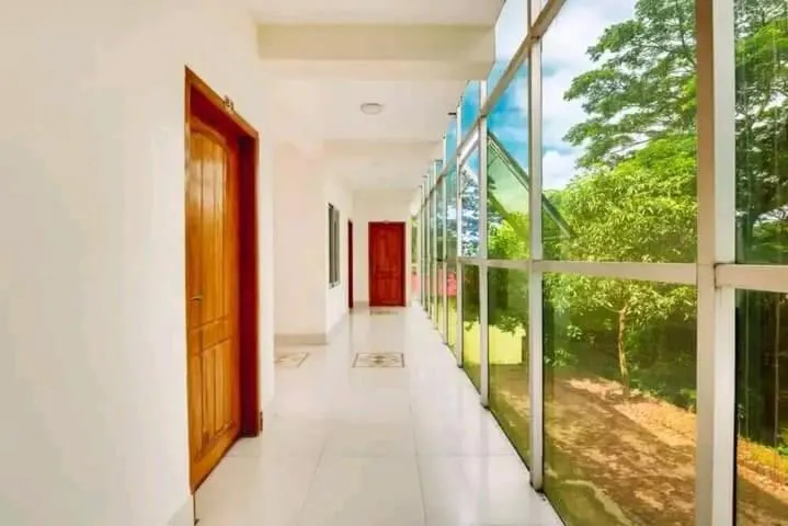 Hill Crown Hotel & Resort