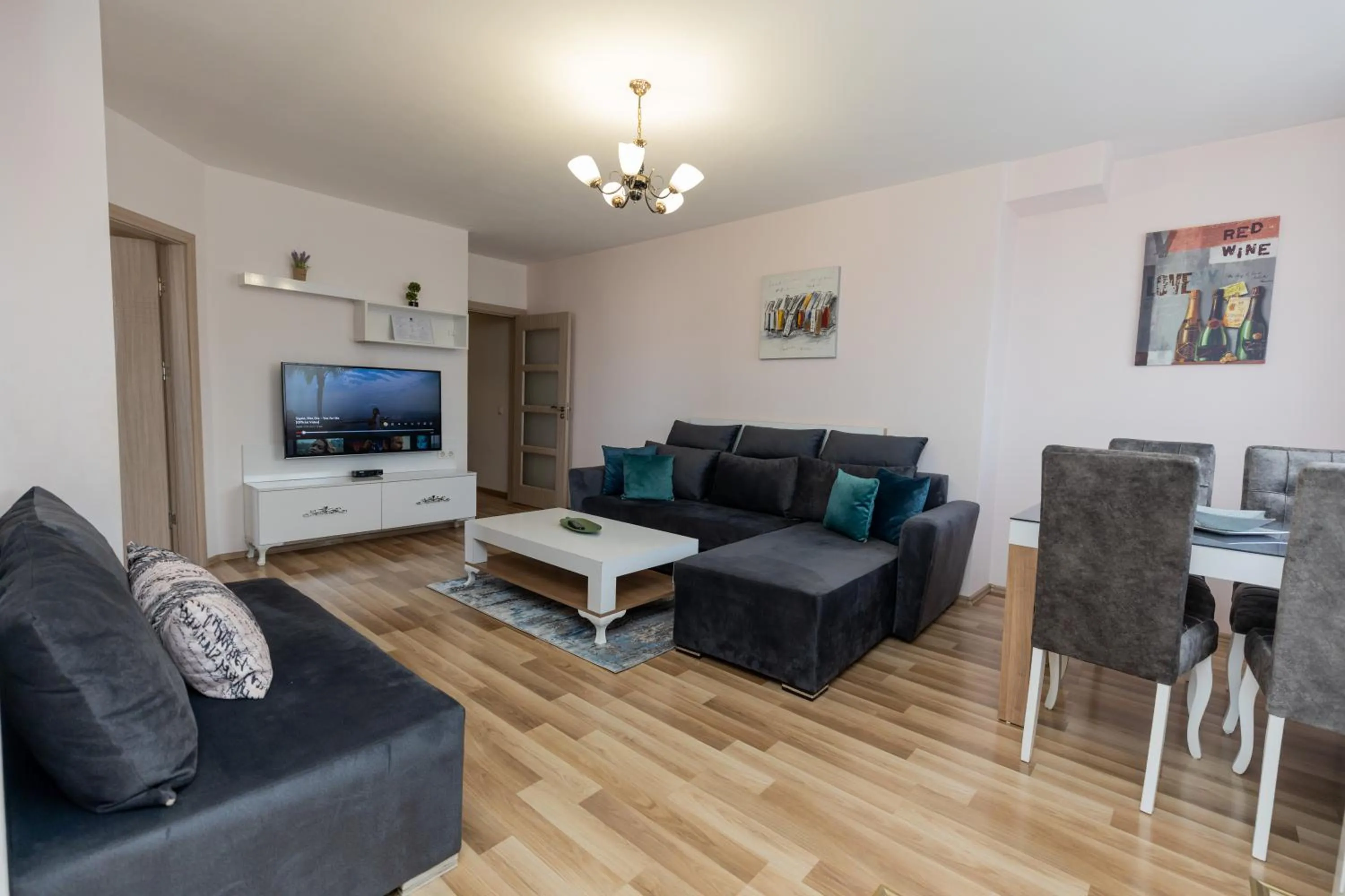 TV and multimedia in Dodona ApartHotel in Prishtina