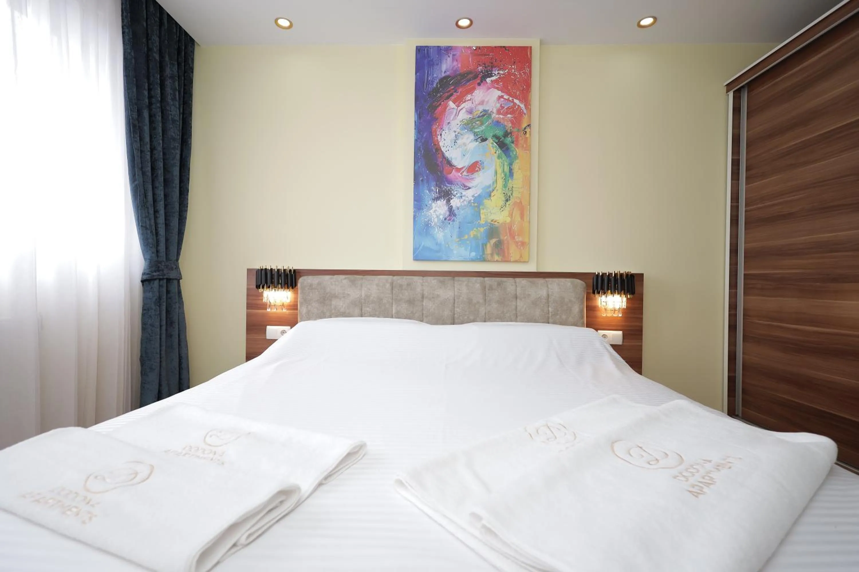 Bedroom, Bed in Dodona ApartHotel in Prishtina