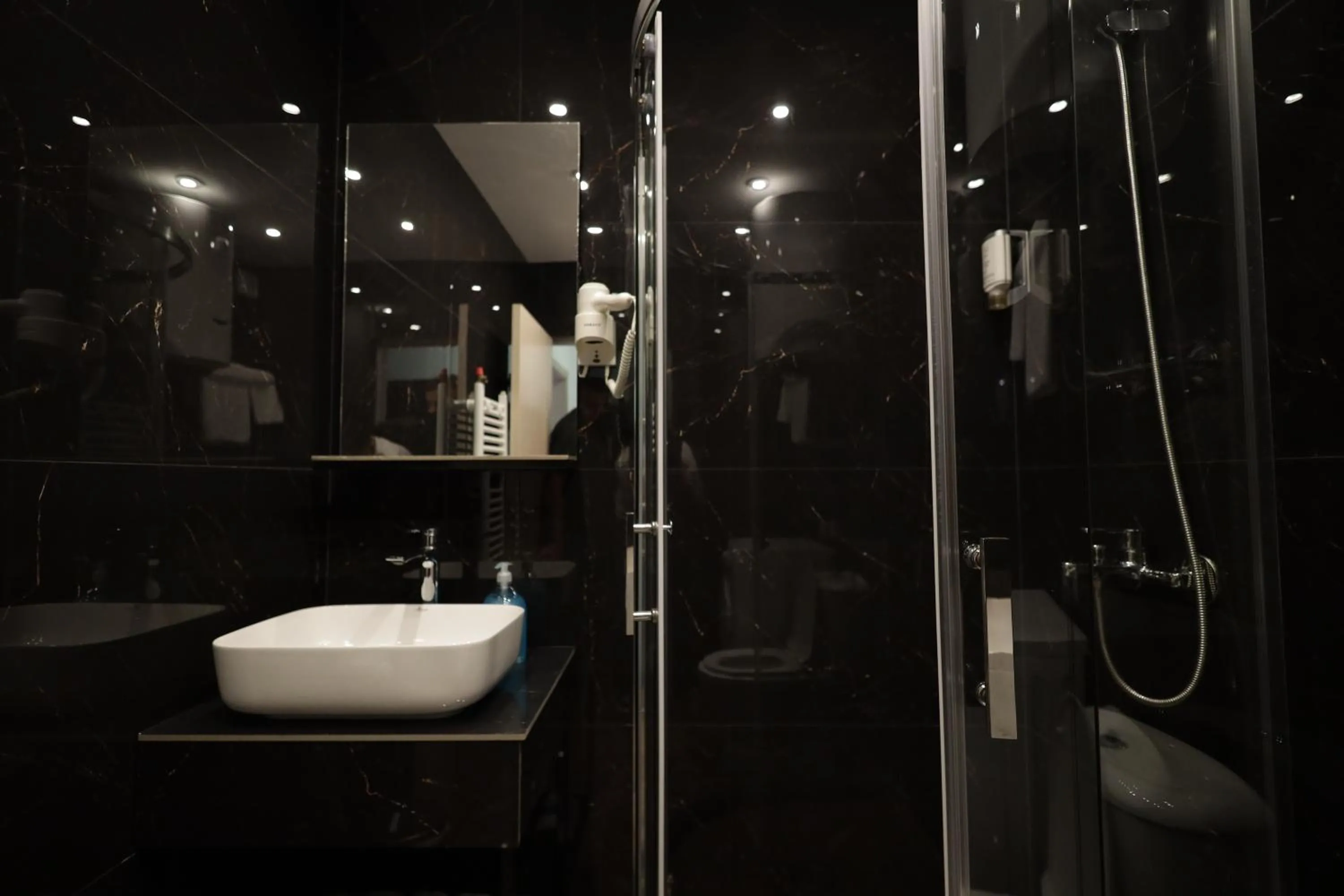 Shower in Dodona ApartHotel in Prishtina