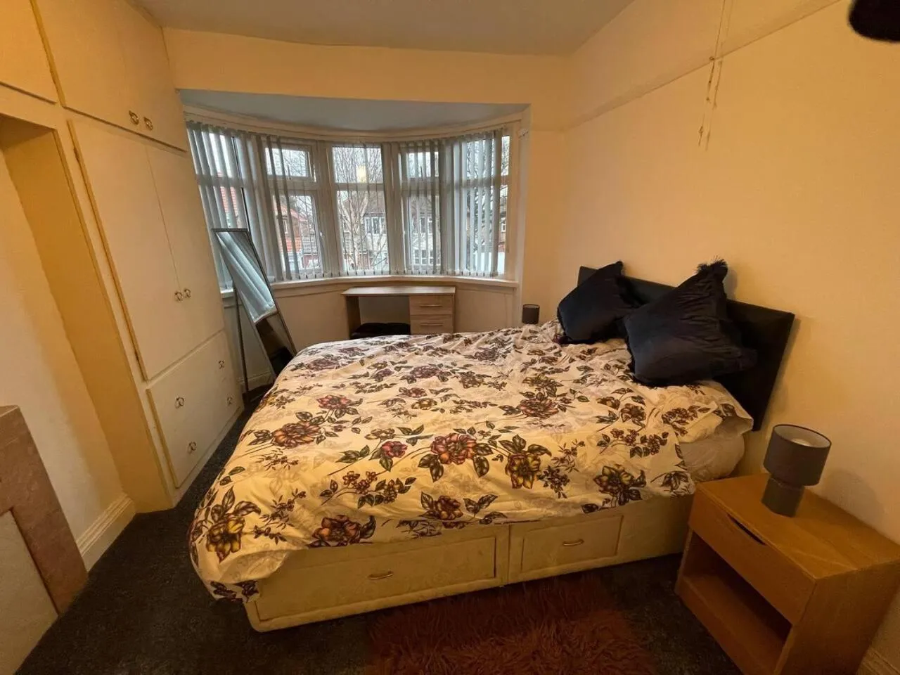 Bed in 3-Bed House - Sleeps 5 with Free Parking