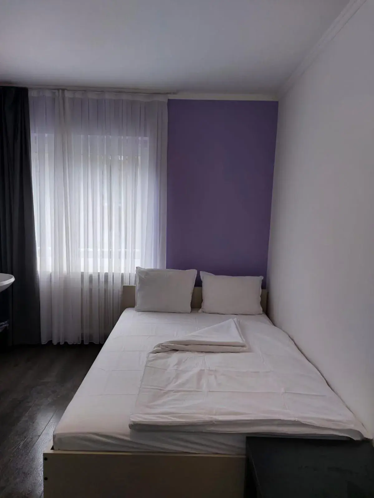 Double Room with Shared Toilet in Hotel Annis M&P Double Room with Shared Toilet in Hotel Annis M&P