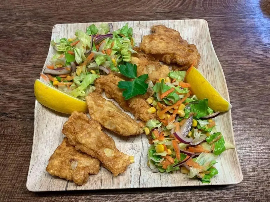 Restaurant/places to eat in Hotel Annis M&P