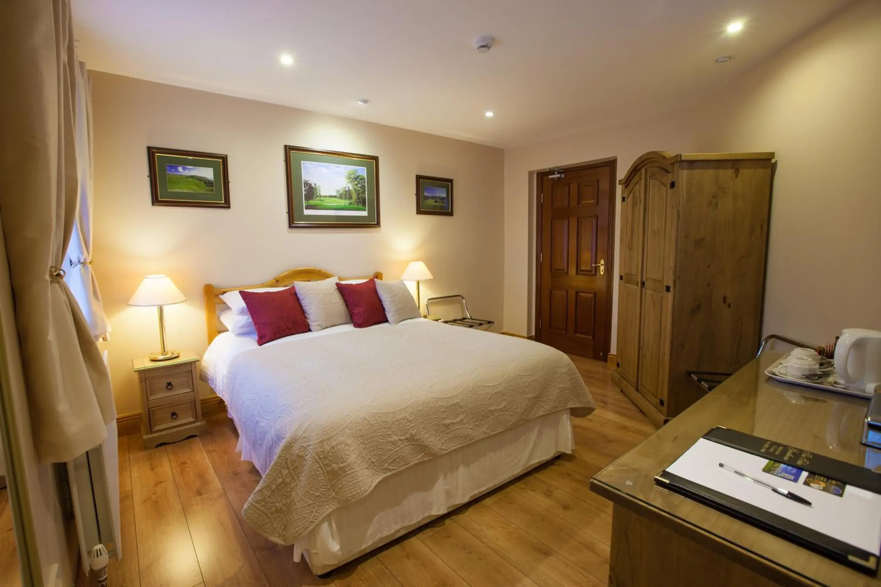 King Room with Garden View in The Tides Ballybunion King Room with Garden View in The Tides Ballybunion