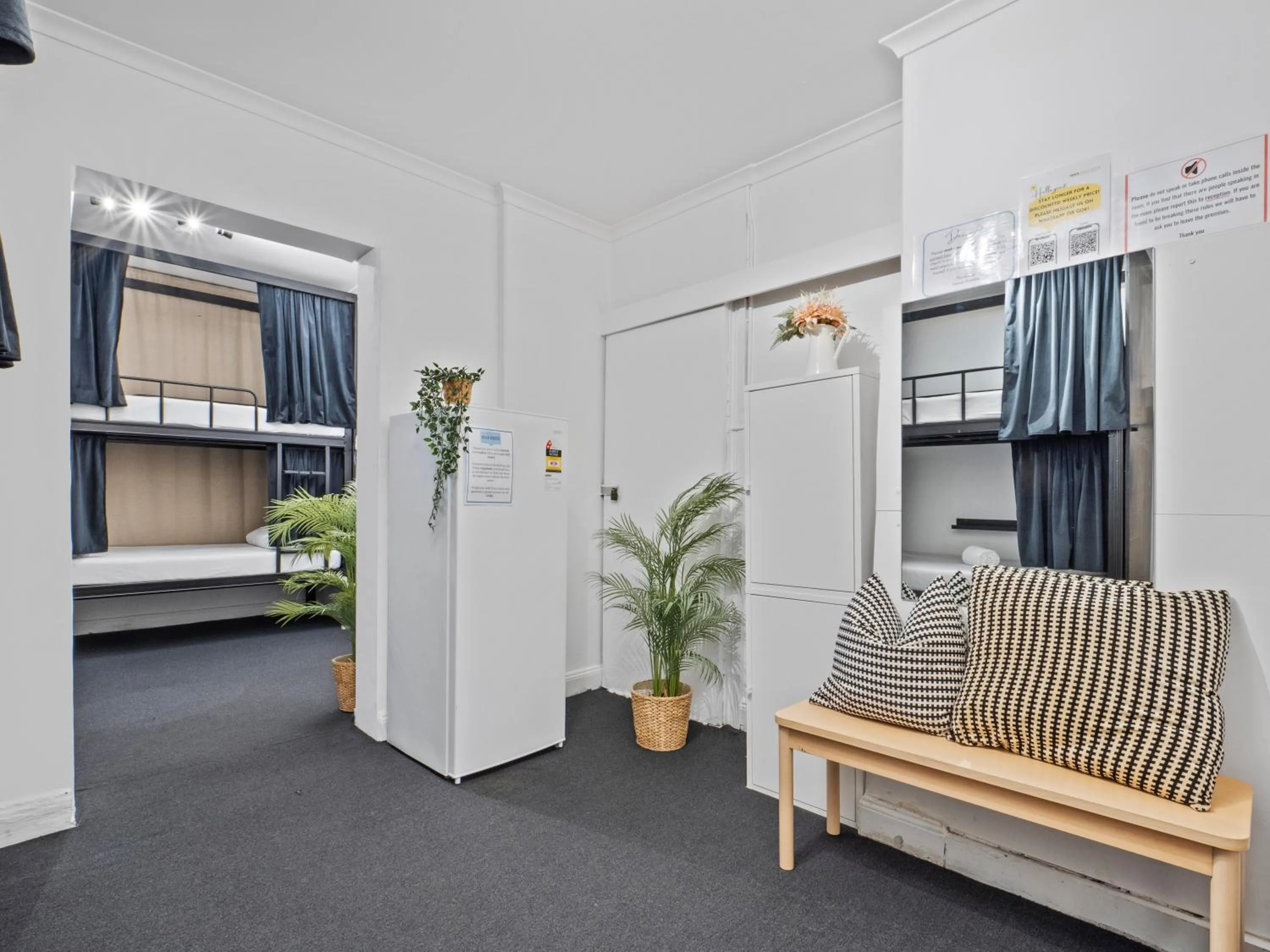Bed in AZZURO POD HOTEL - Potts Point