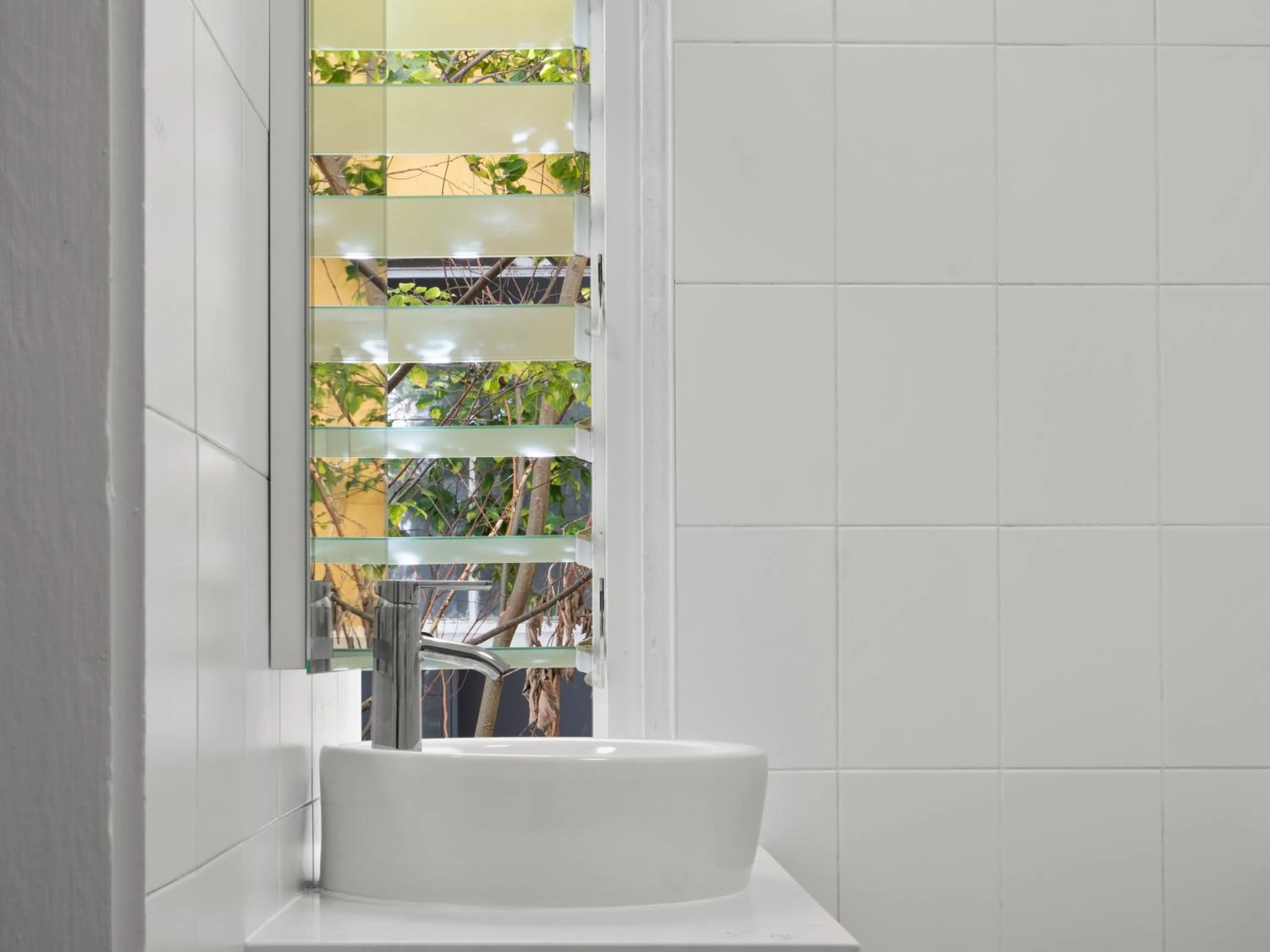 Toilet in AZZURO POD HOTEL - Potts Point