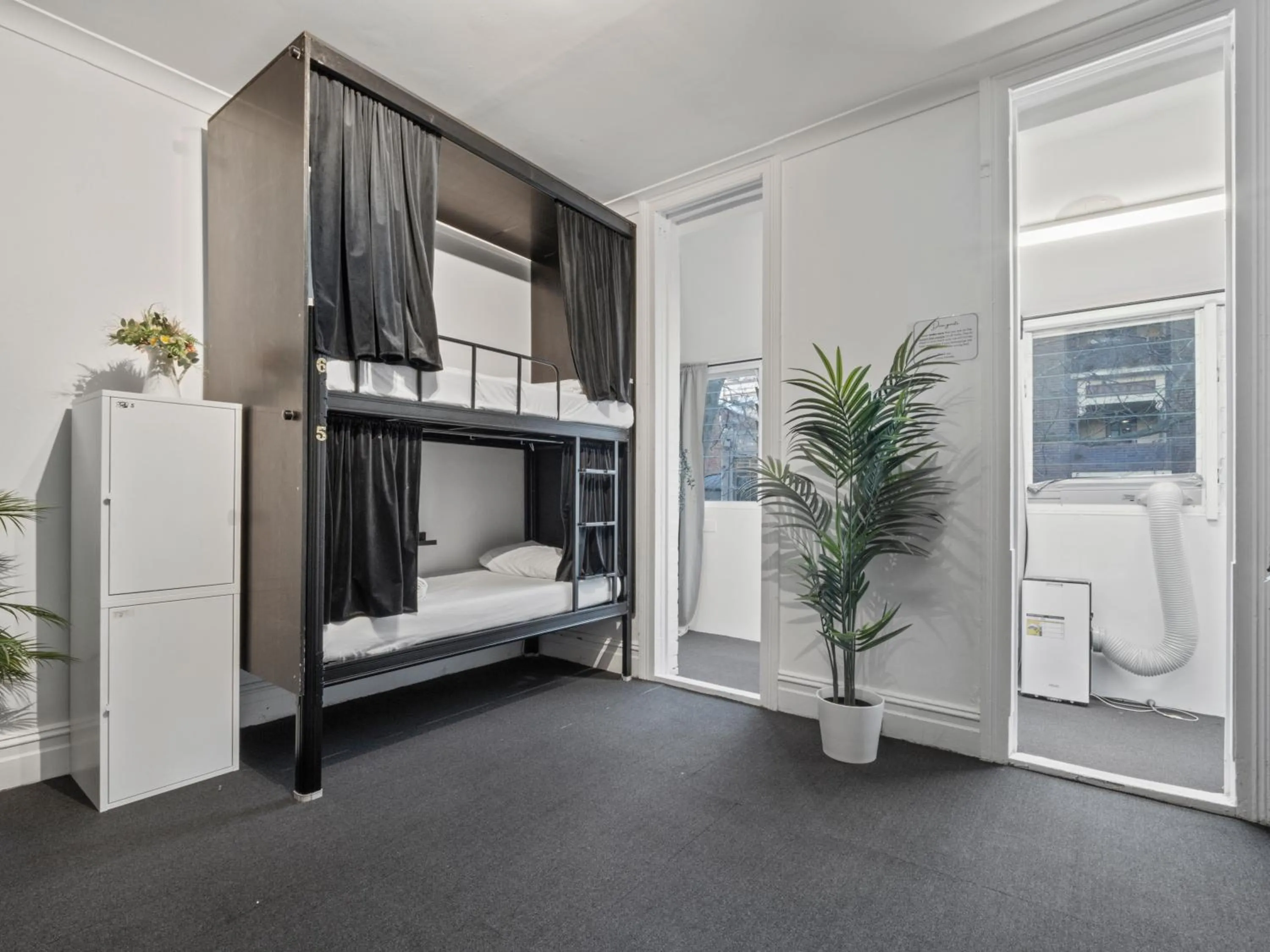 Bed in AZZURO POD HOTEL - Potts Point